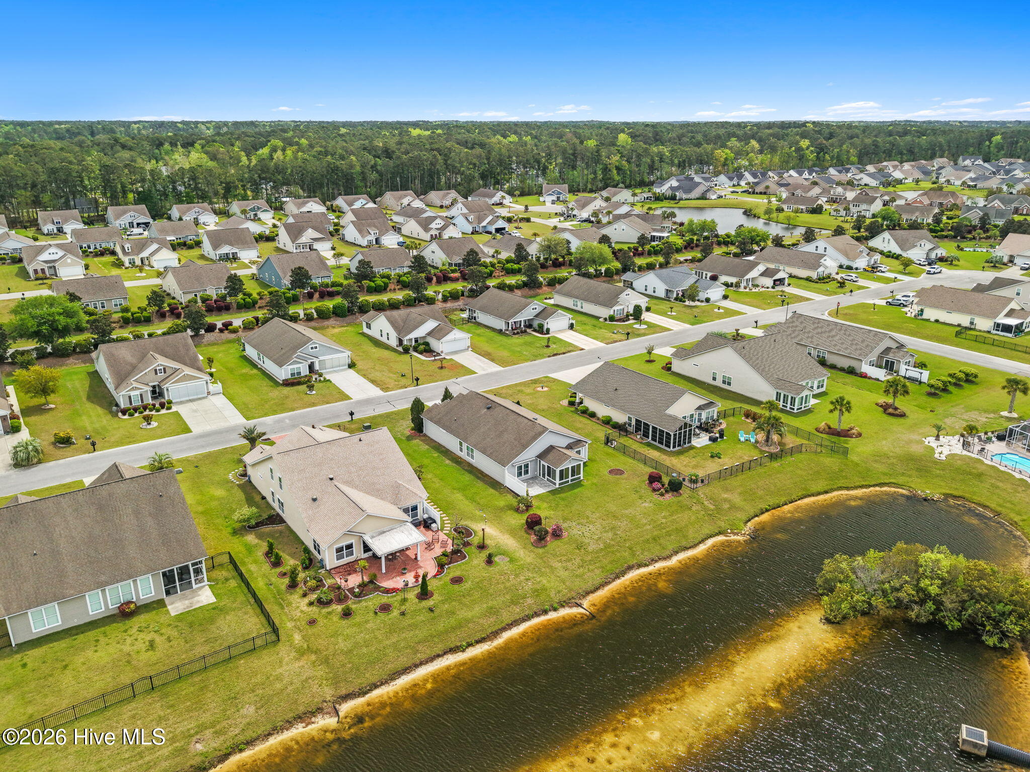 100565577 | Photo 42