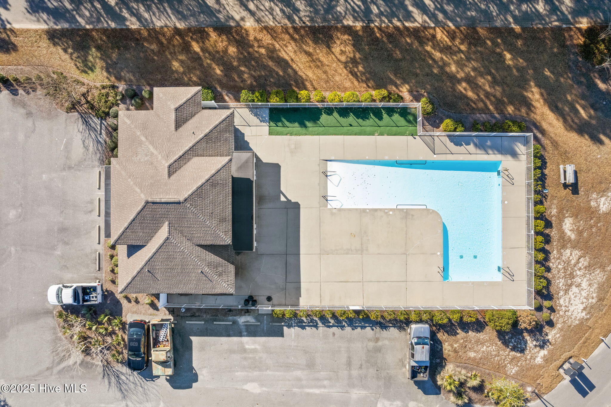 100536893 | Photo 54