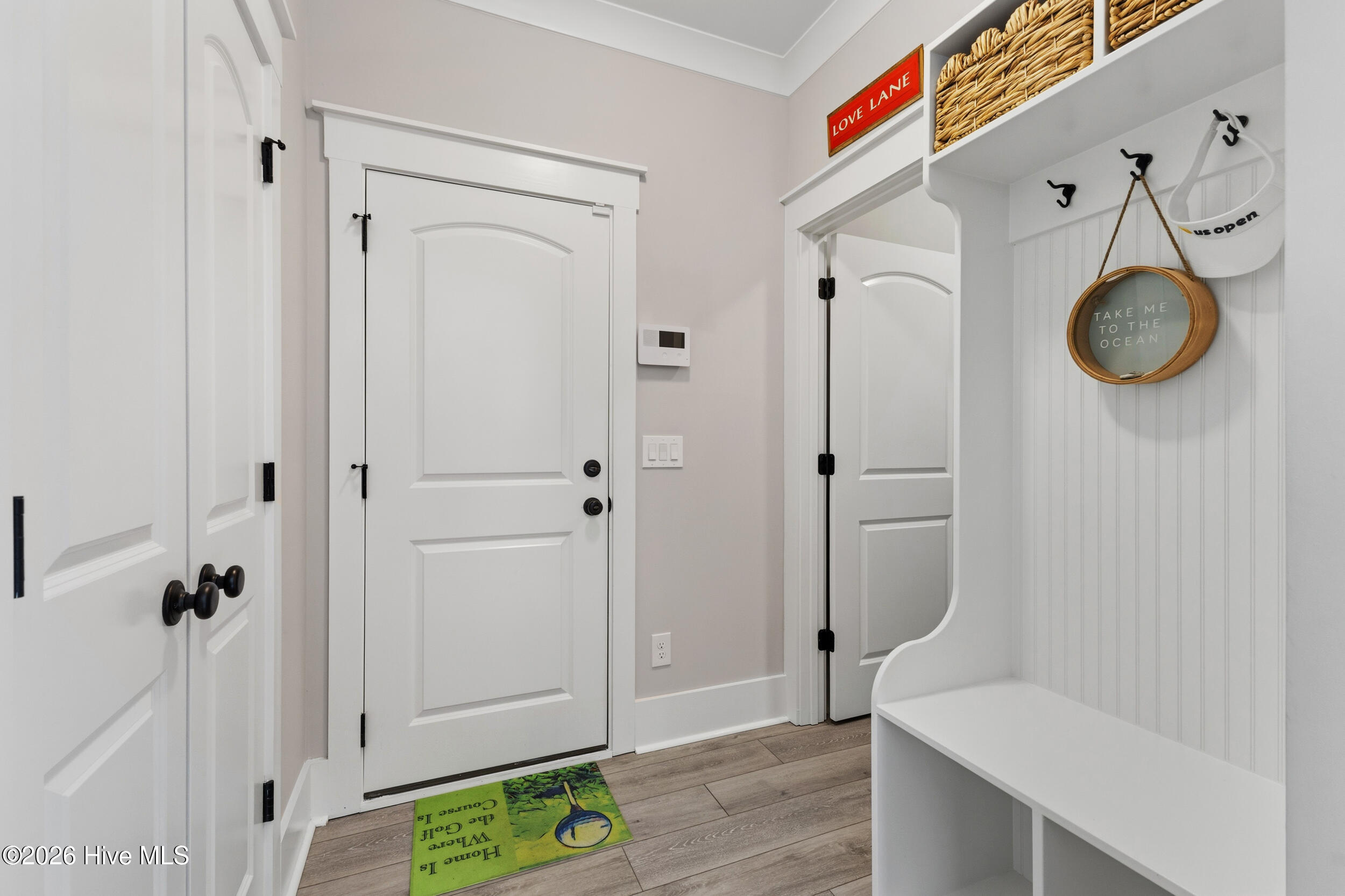 100560170 | Photo 41