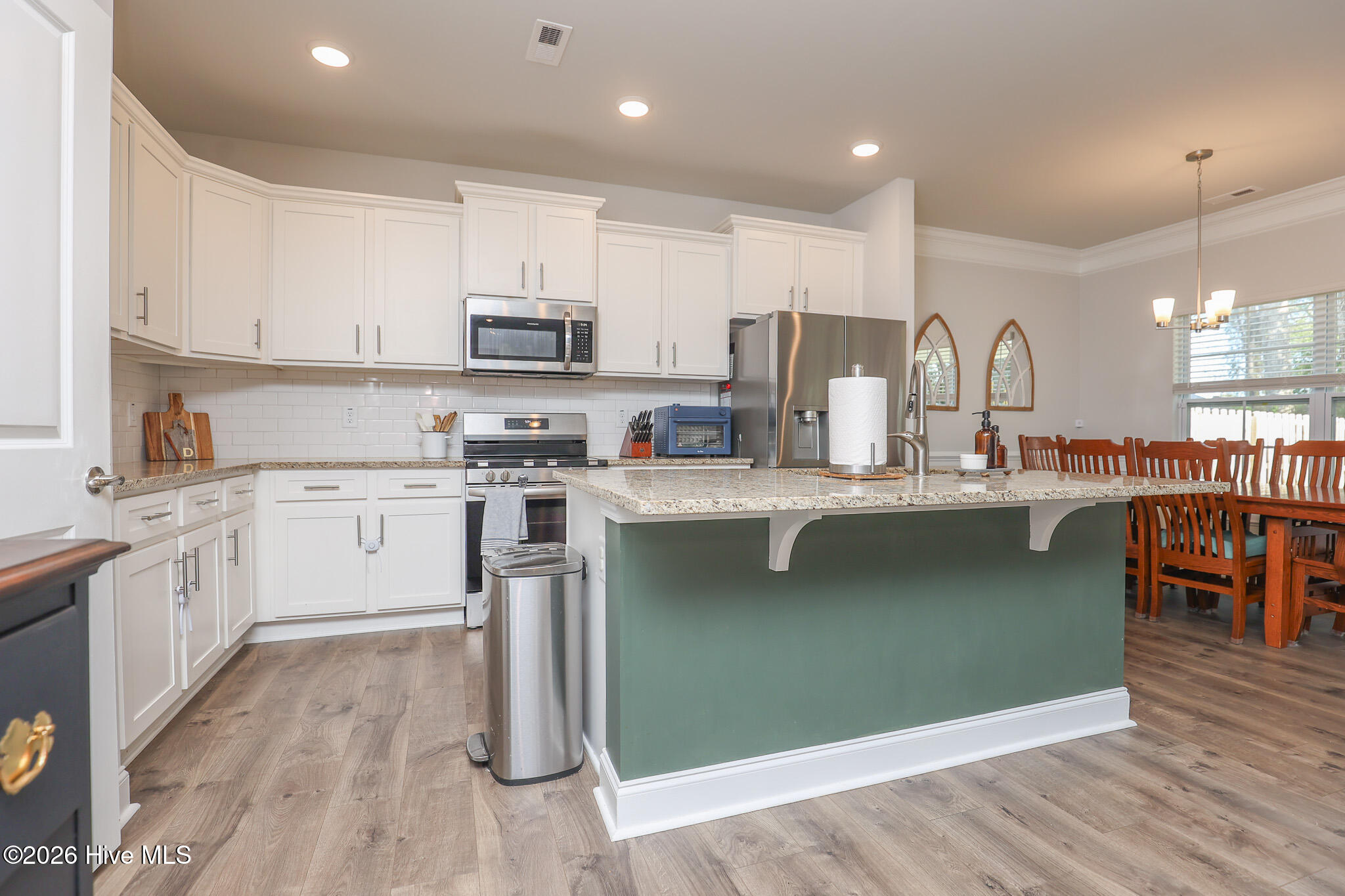 100565380 | Photo 13