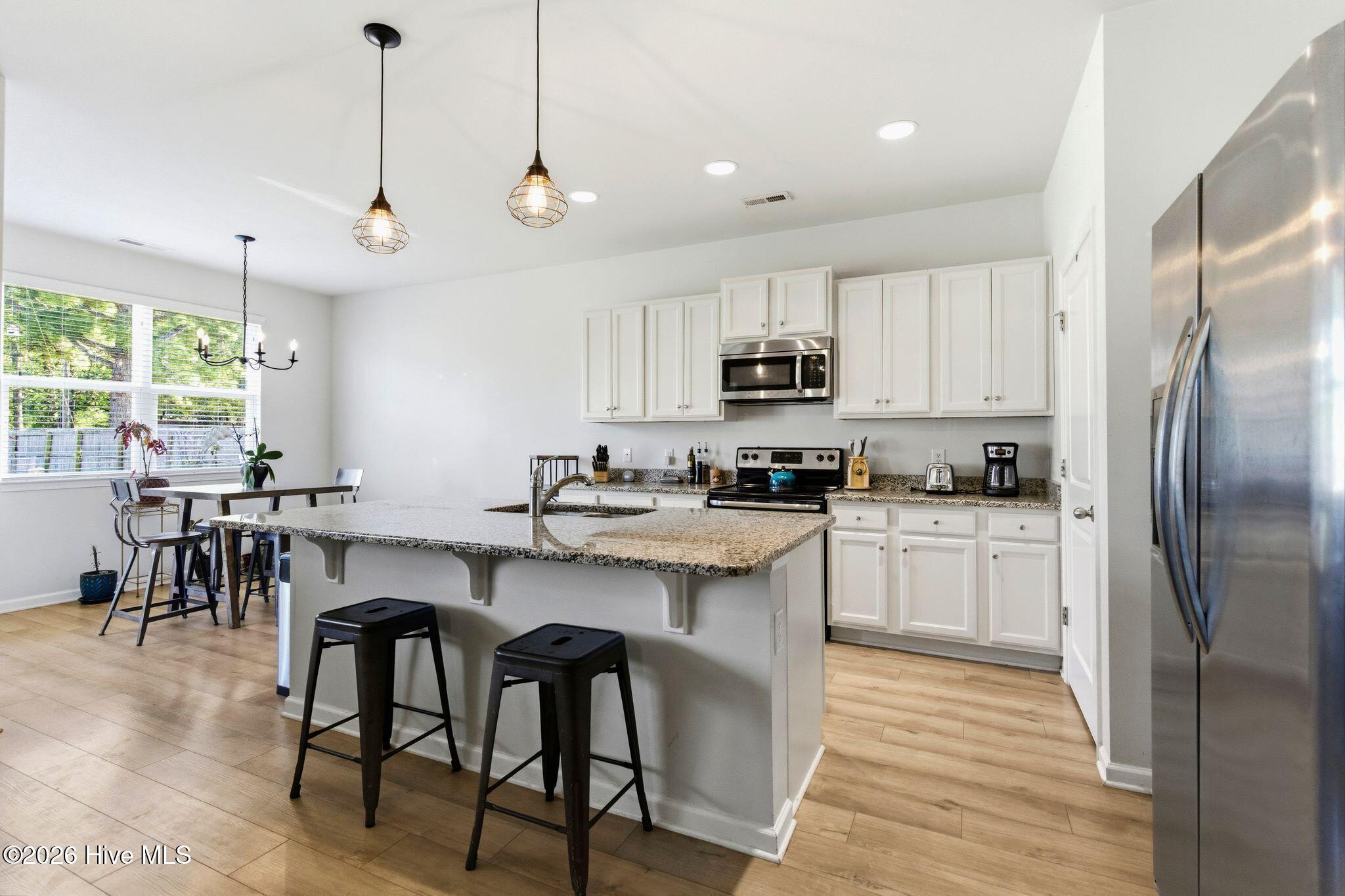 100566850 | Photo 15