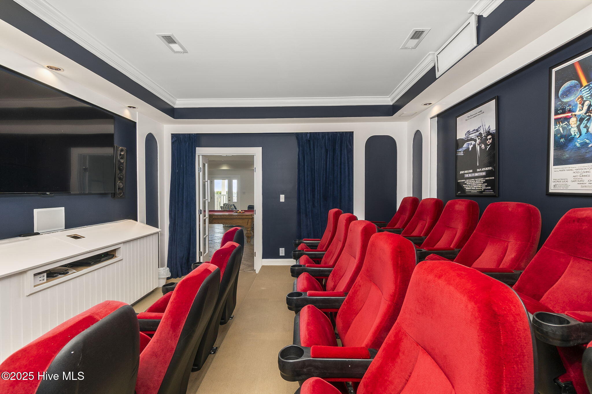 100498725 | Photo 58