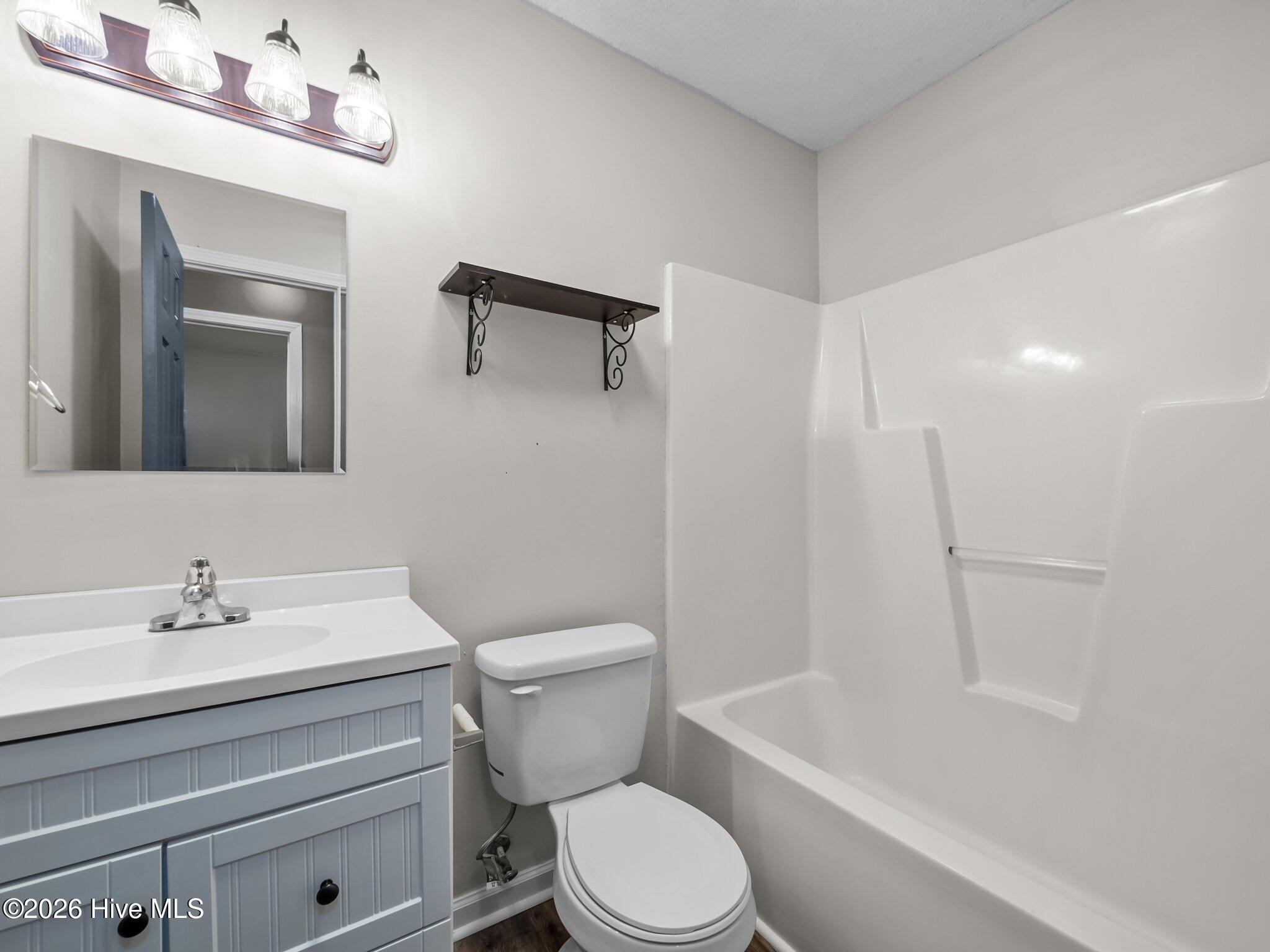 100557108 | Photo 12