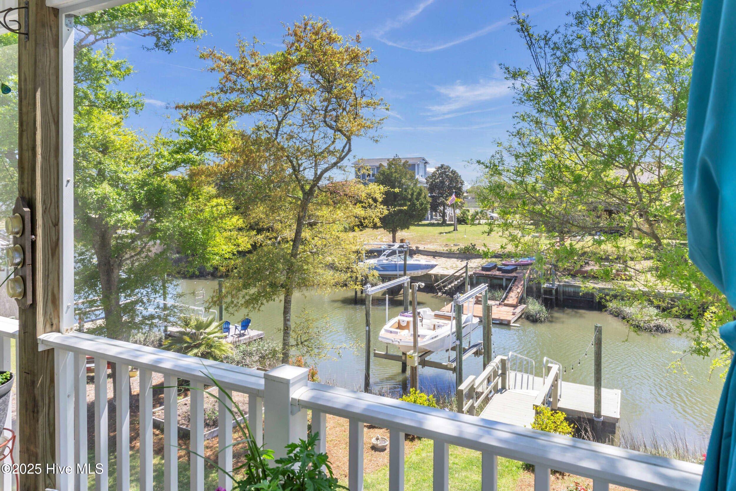 107 SW 25th Street, Oak Island, NC, 28465