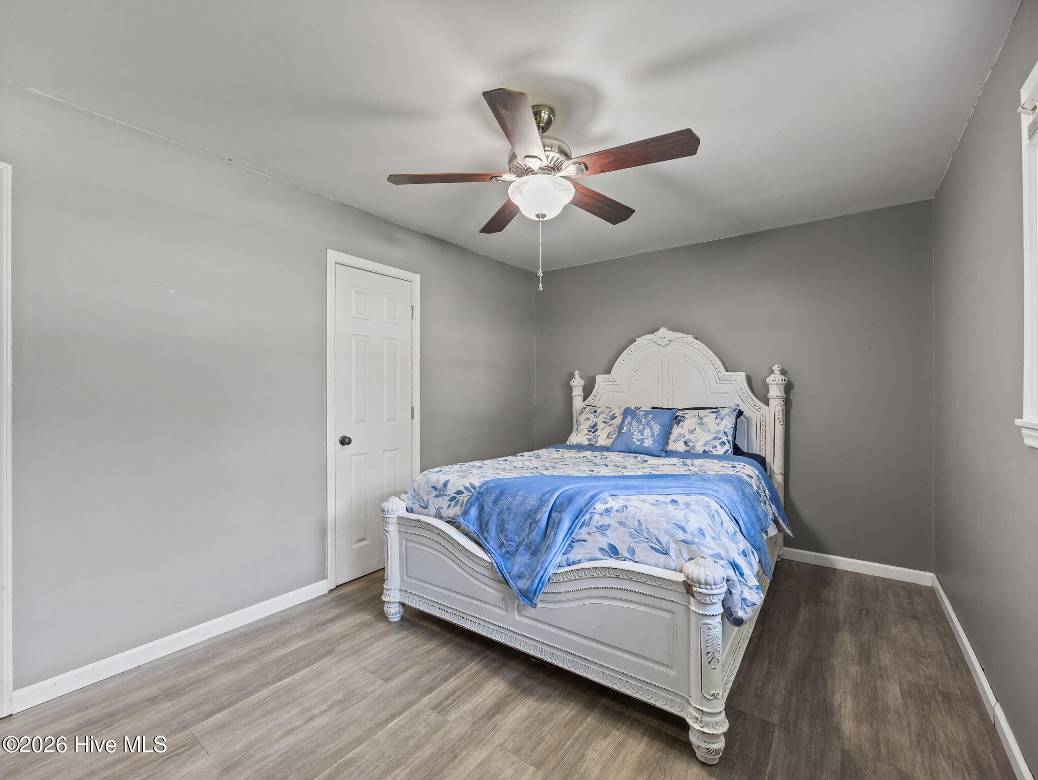 100563356 | Photo 23