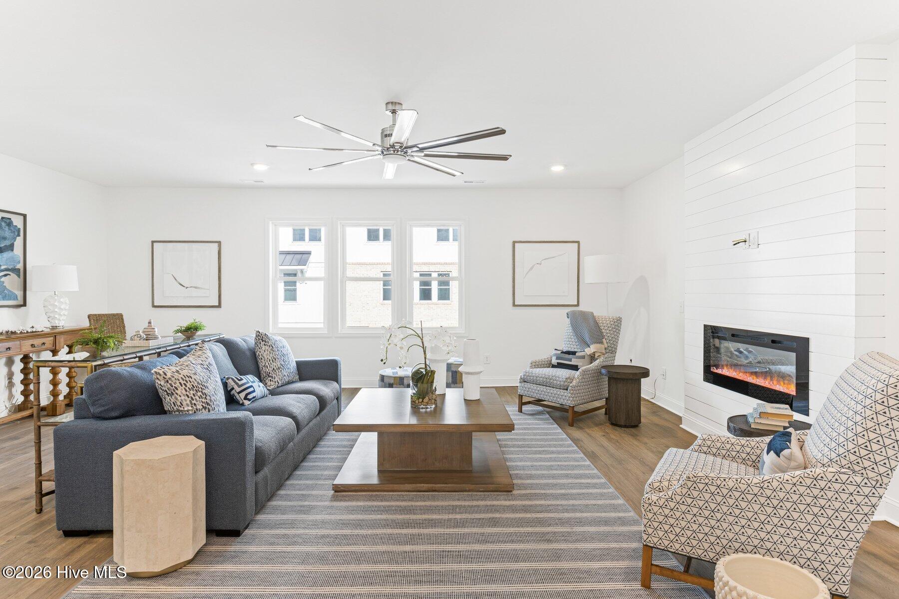 100519303 | Photo 19