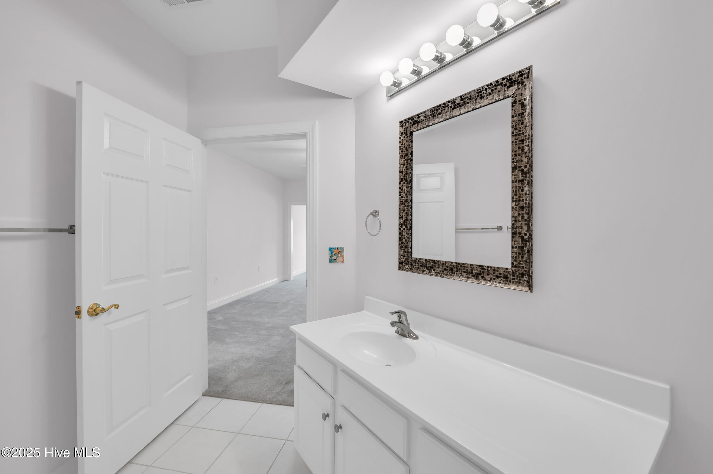 100564628 | Photo 21