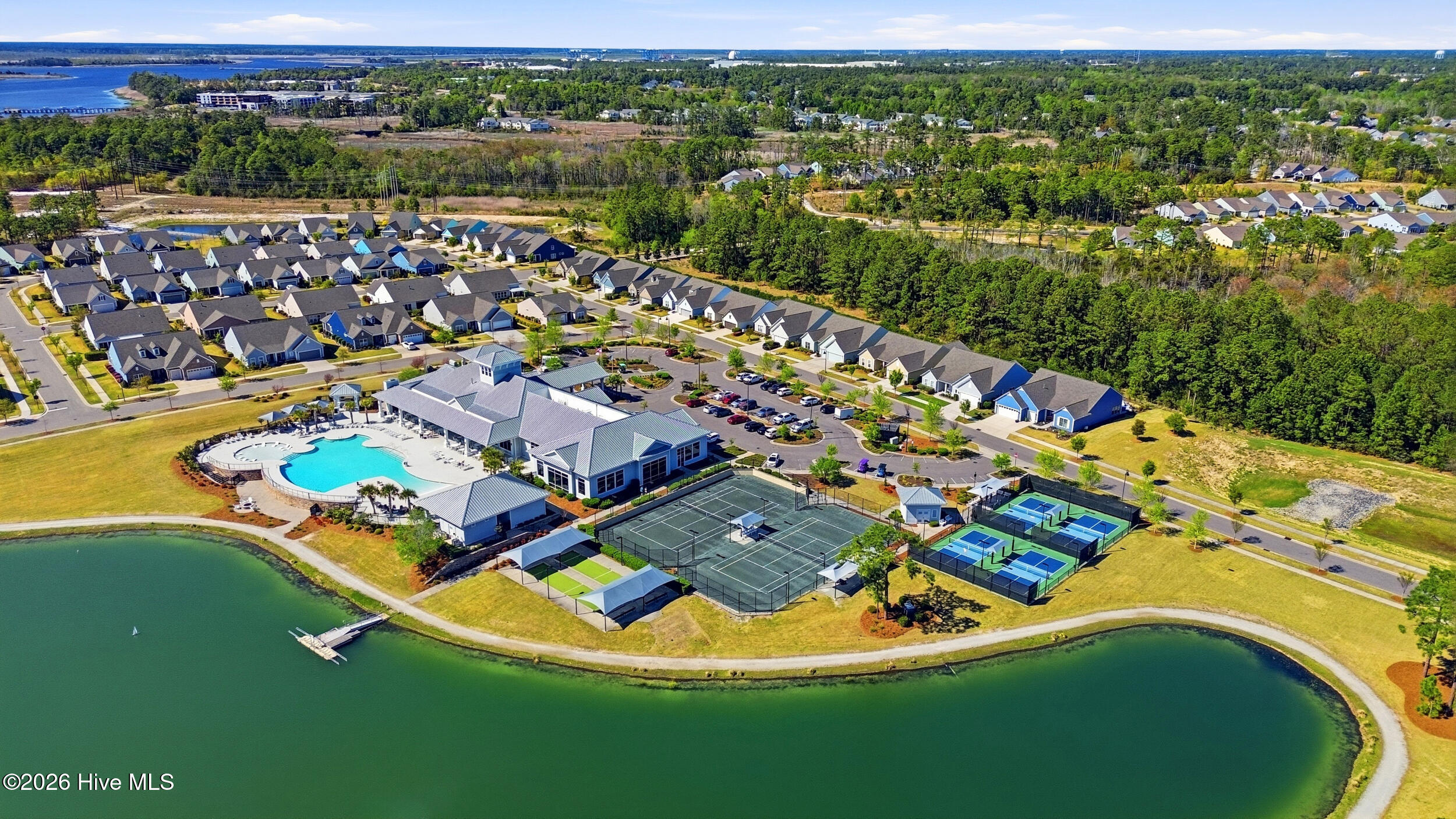 100565292 | Photo 52