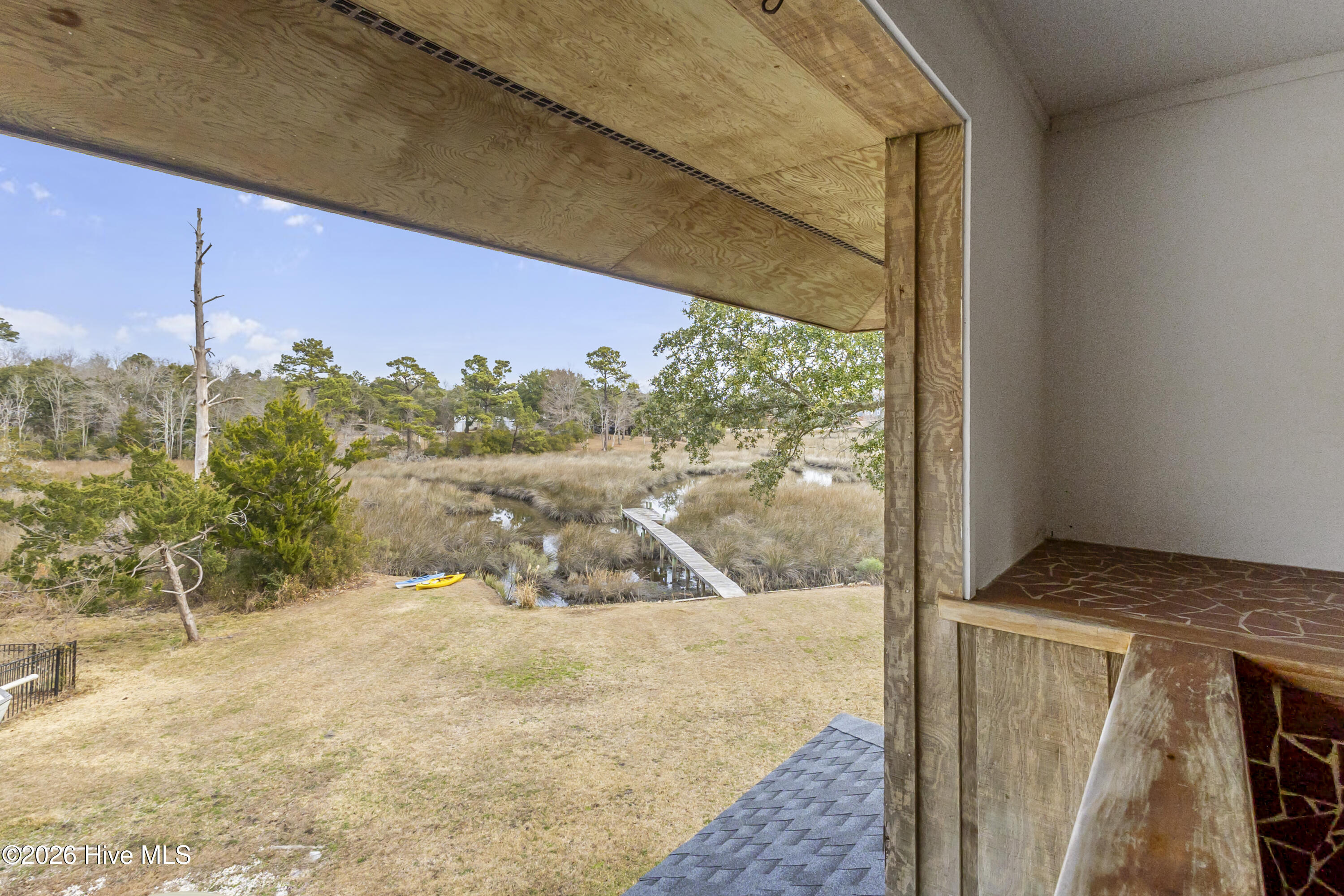 100550645 | Photo 33