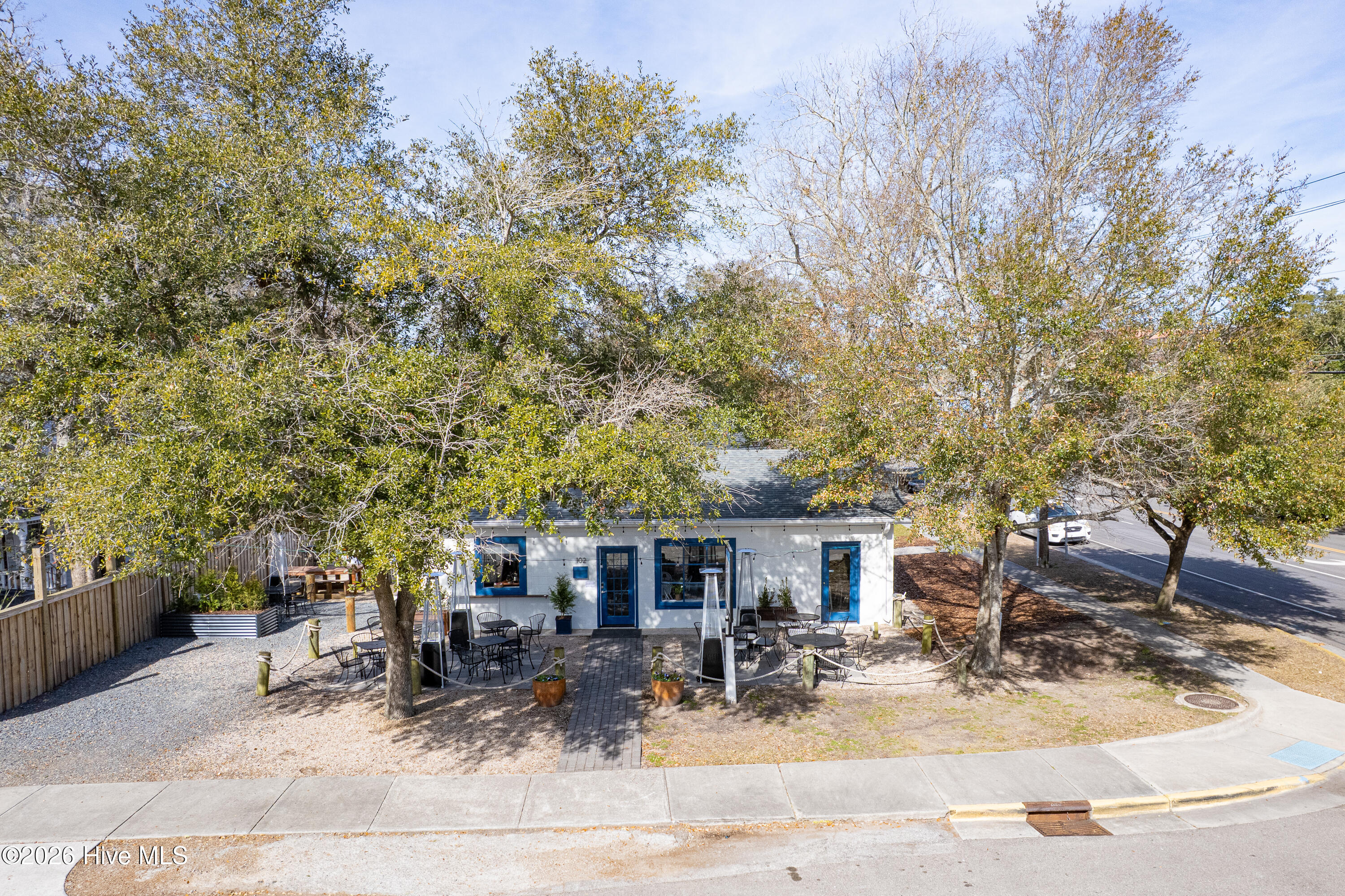 100517348 | Photo 50