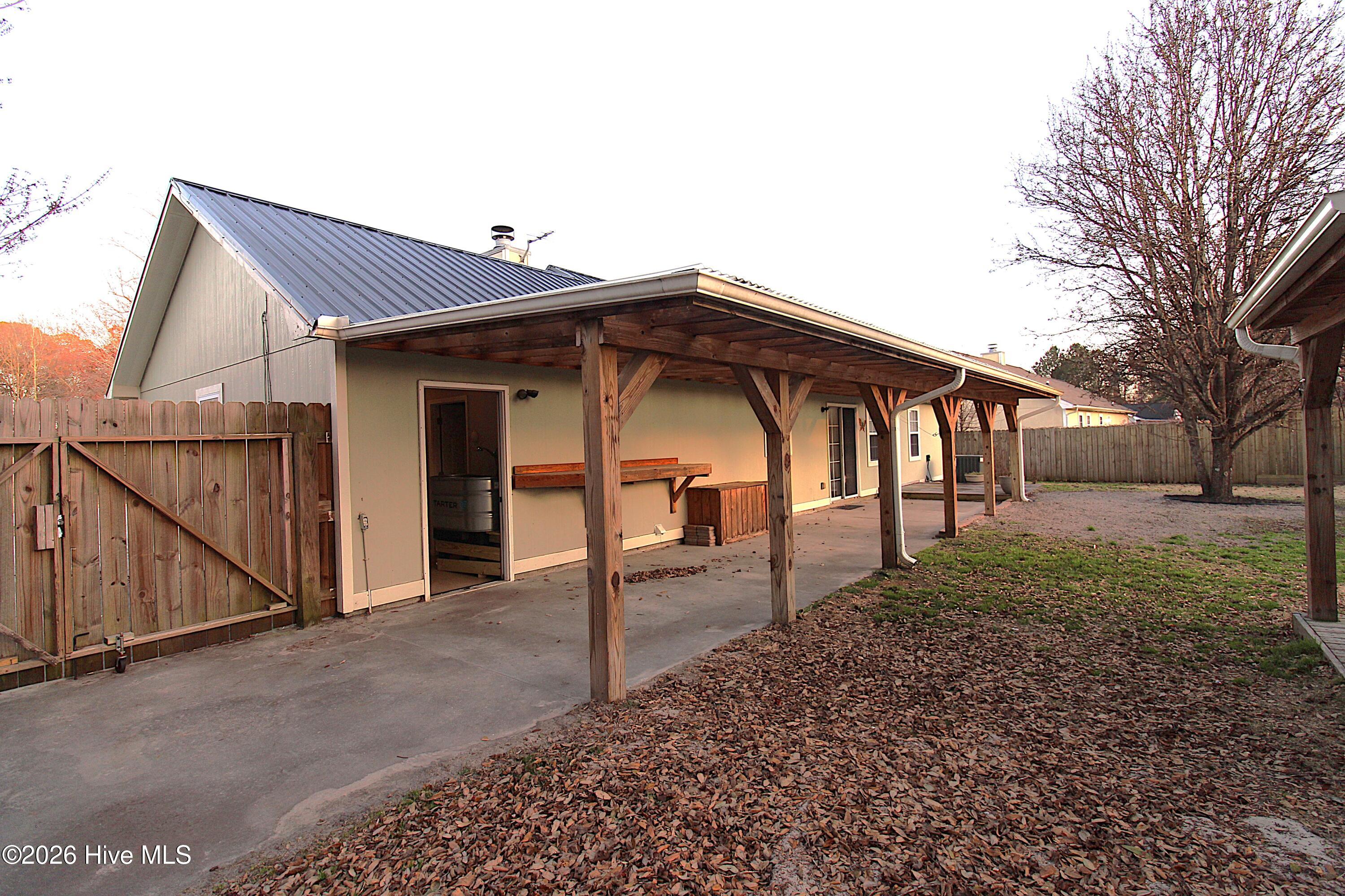 100558935 | Photo 45