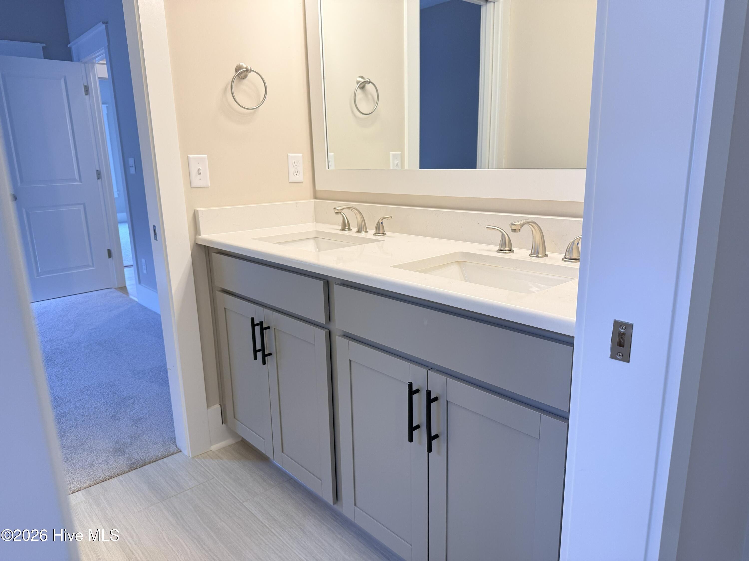 100553977 | Photo 15