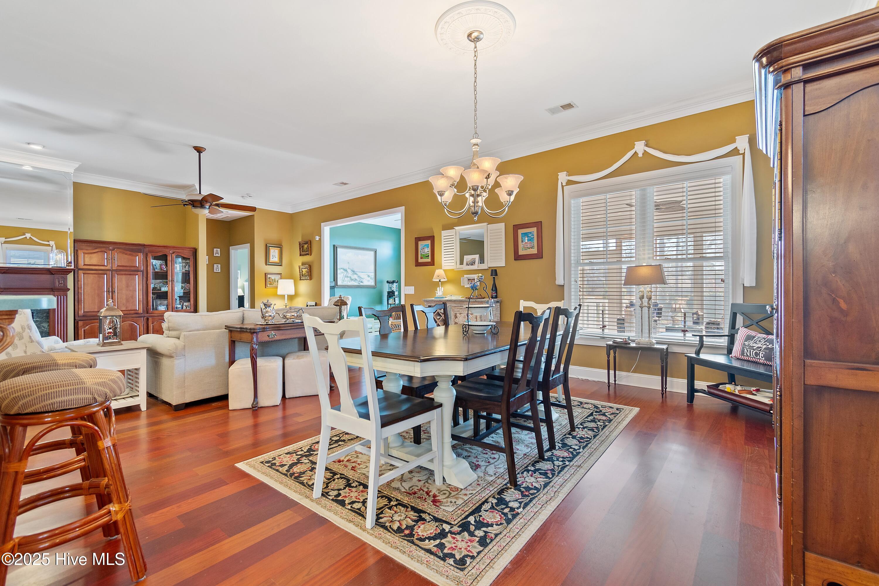 100545354 | Photo 10