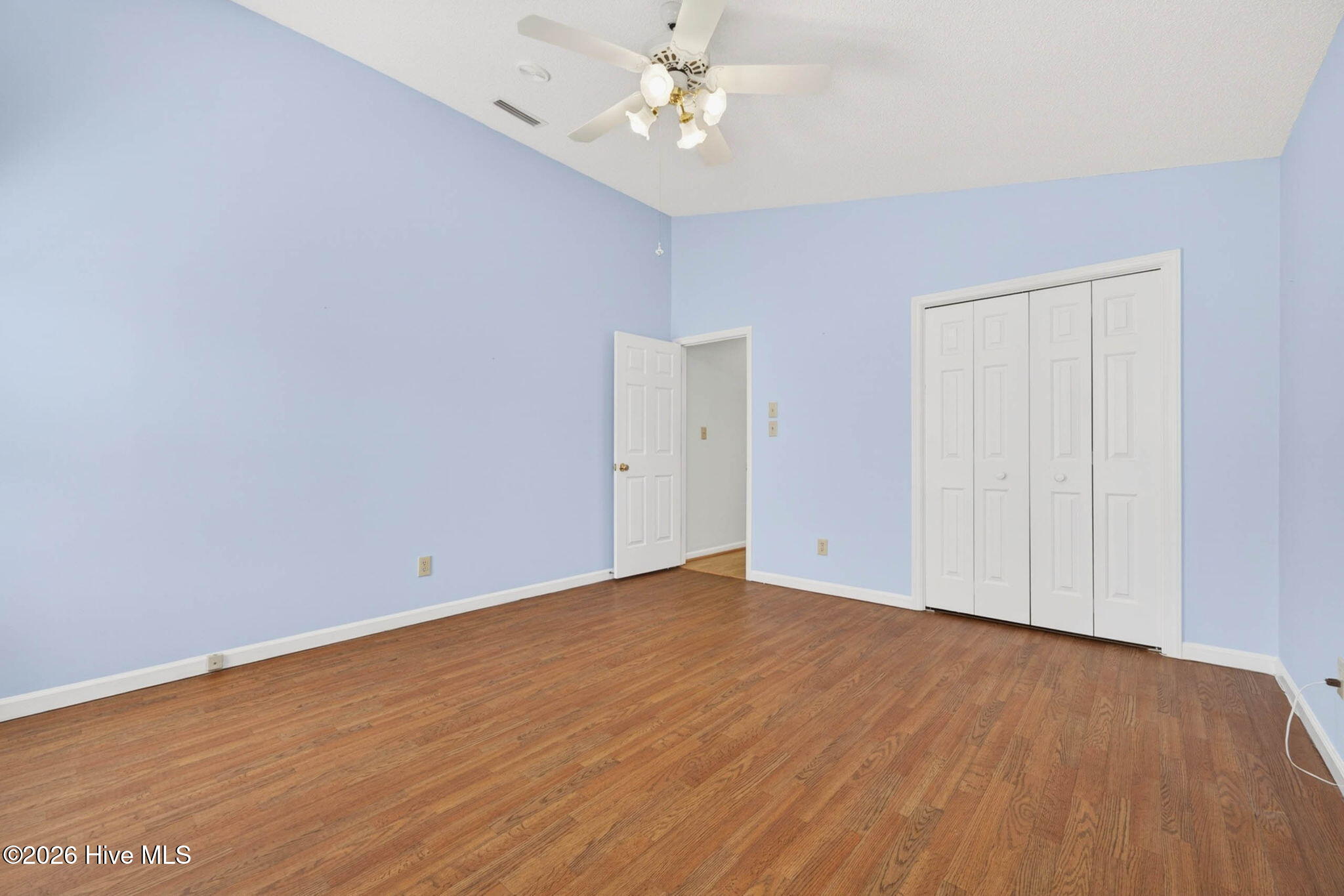 100569614 | Photo 21