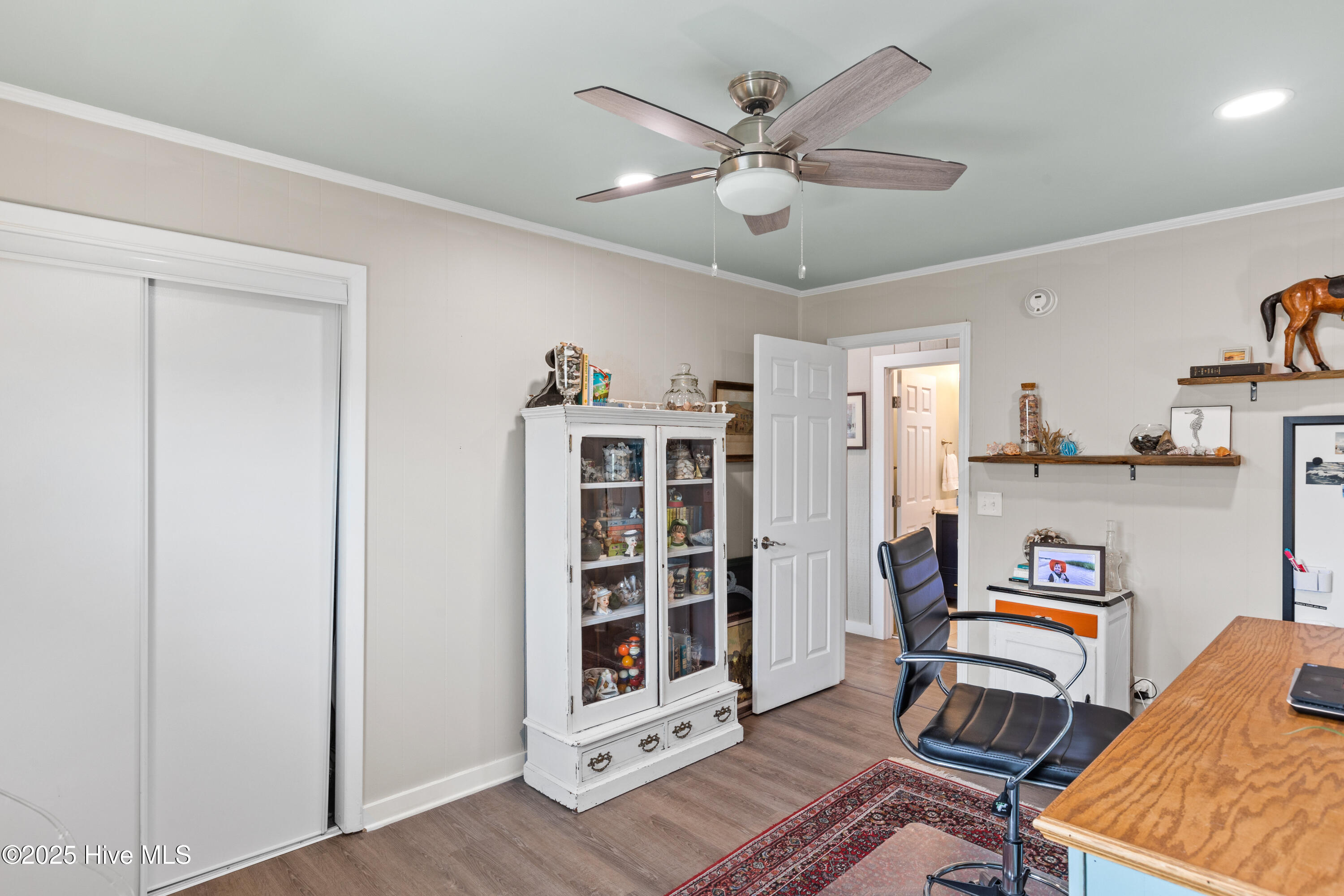 100567814 | Photo 30