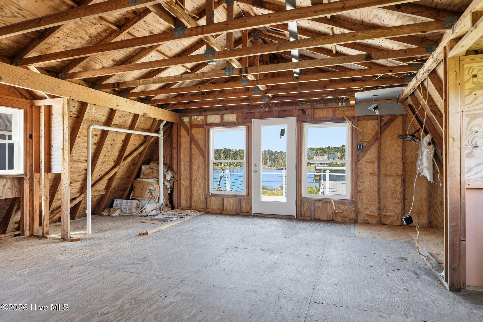 Unfinished upstairs in Garage/Barn