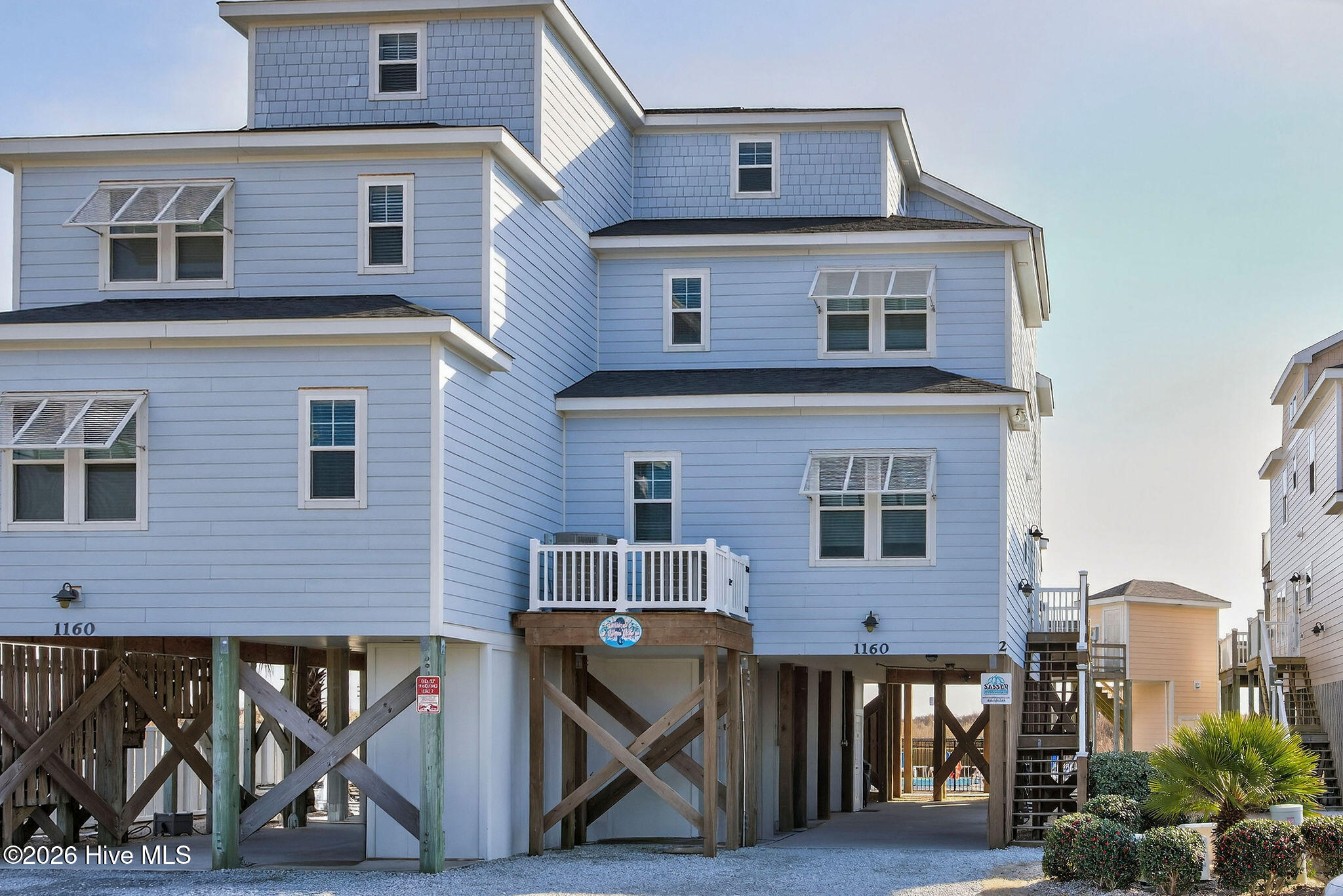 100552371 | Photo 52