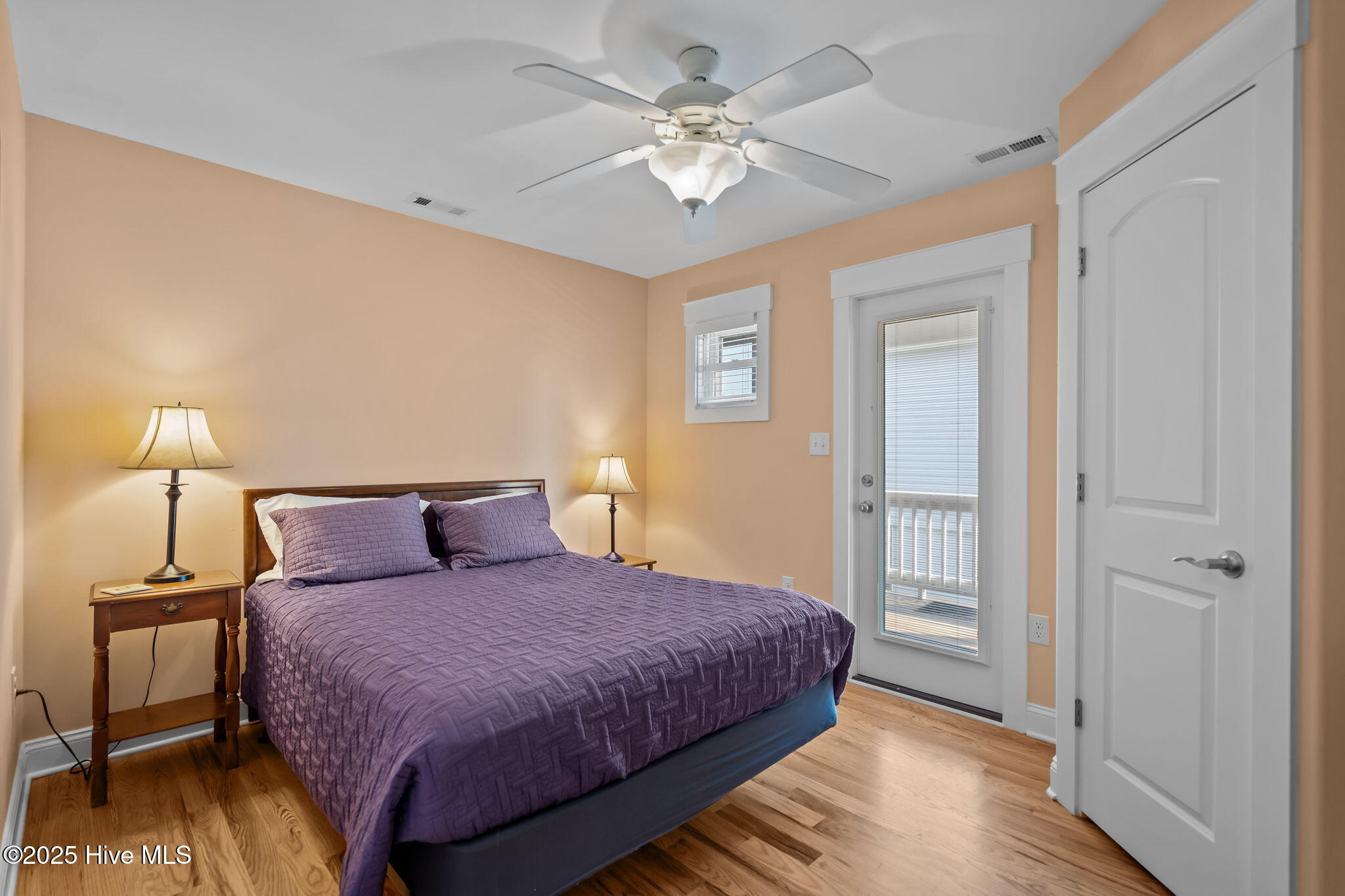 100541907 | Photo 47