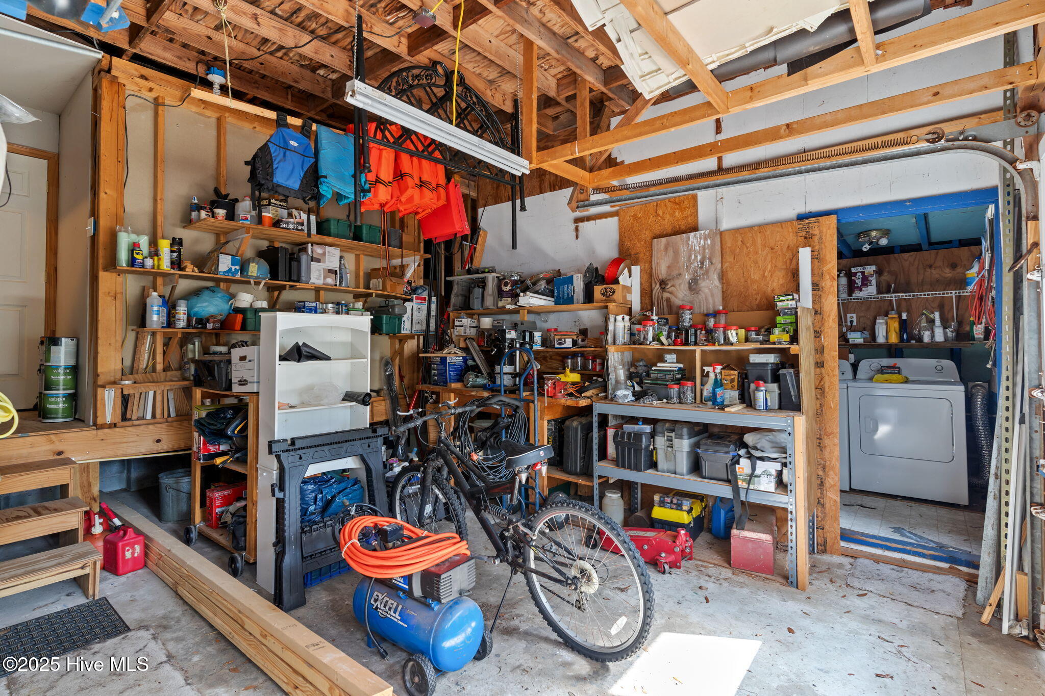 100536302 | Photo 43