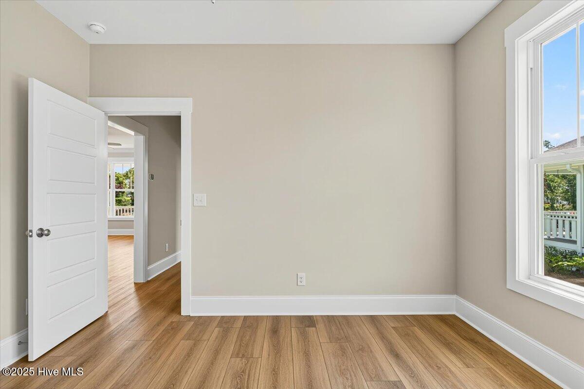 100504765 | Photo 41