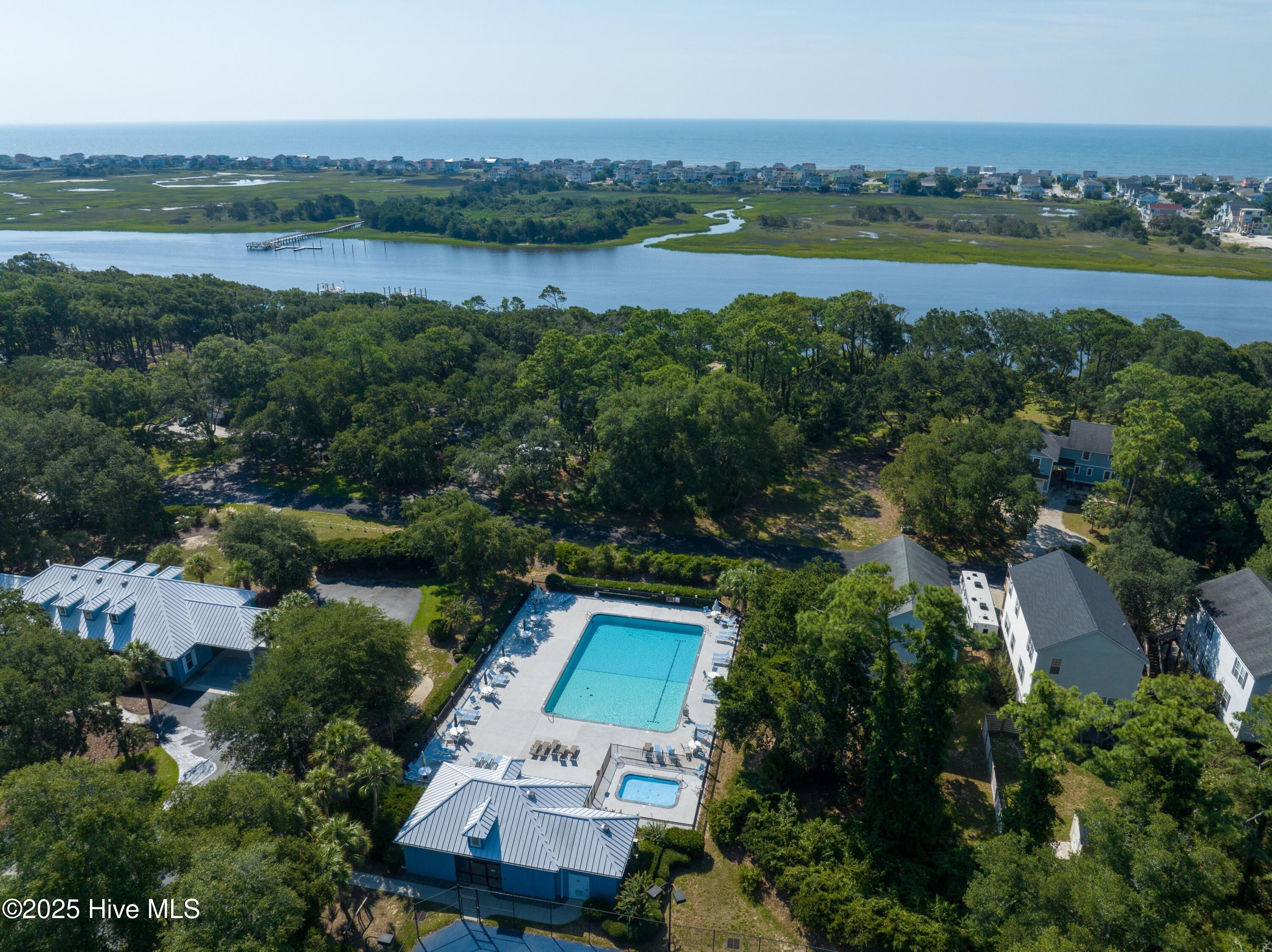 100520830 | Photo 98