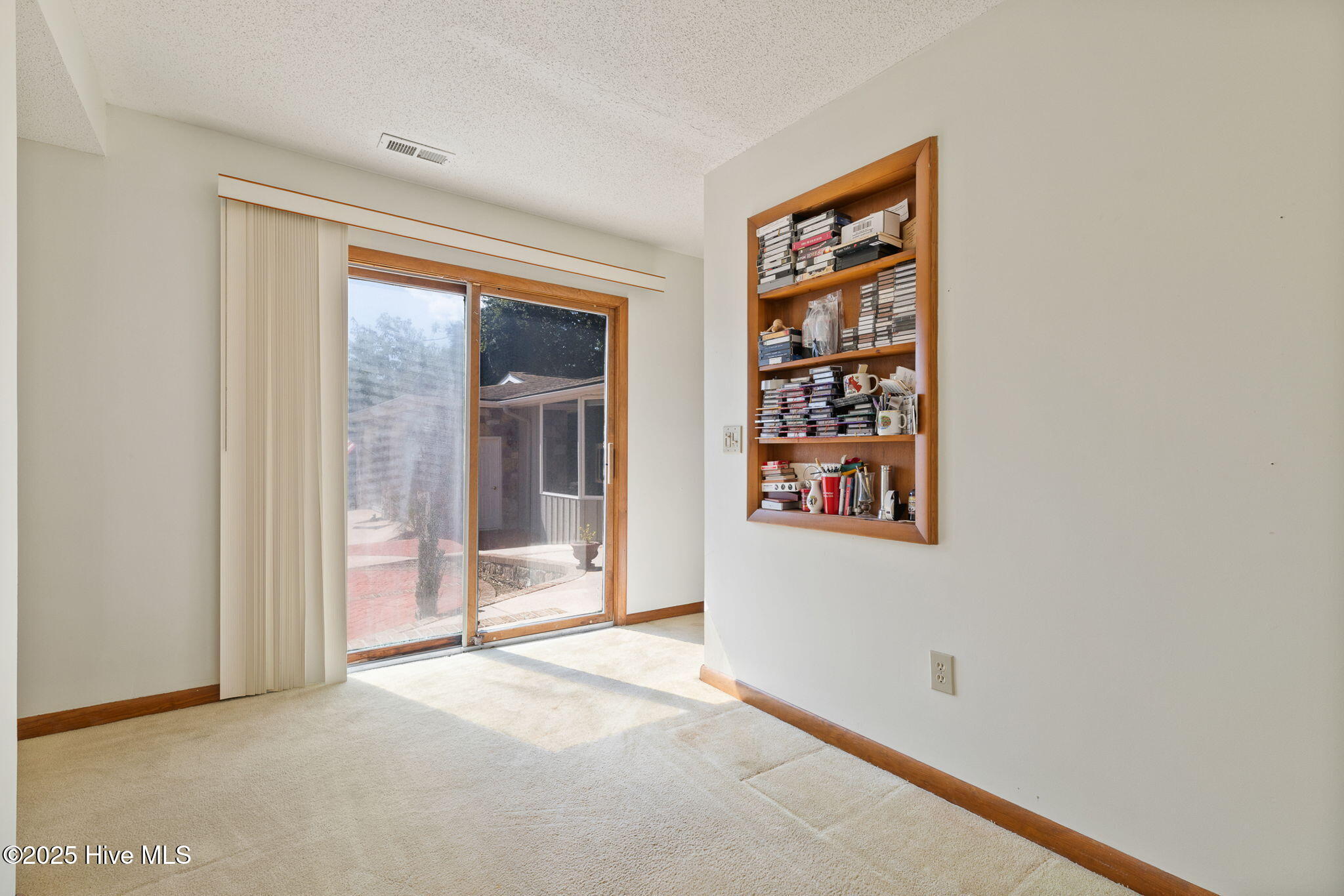 100531930 | Photo 39