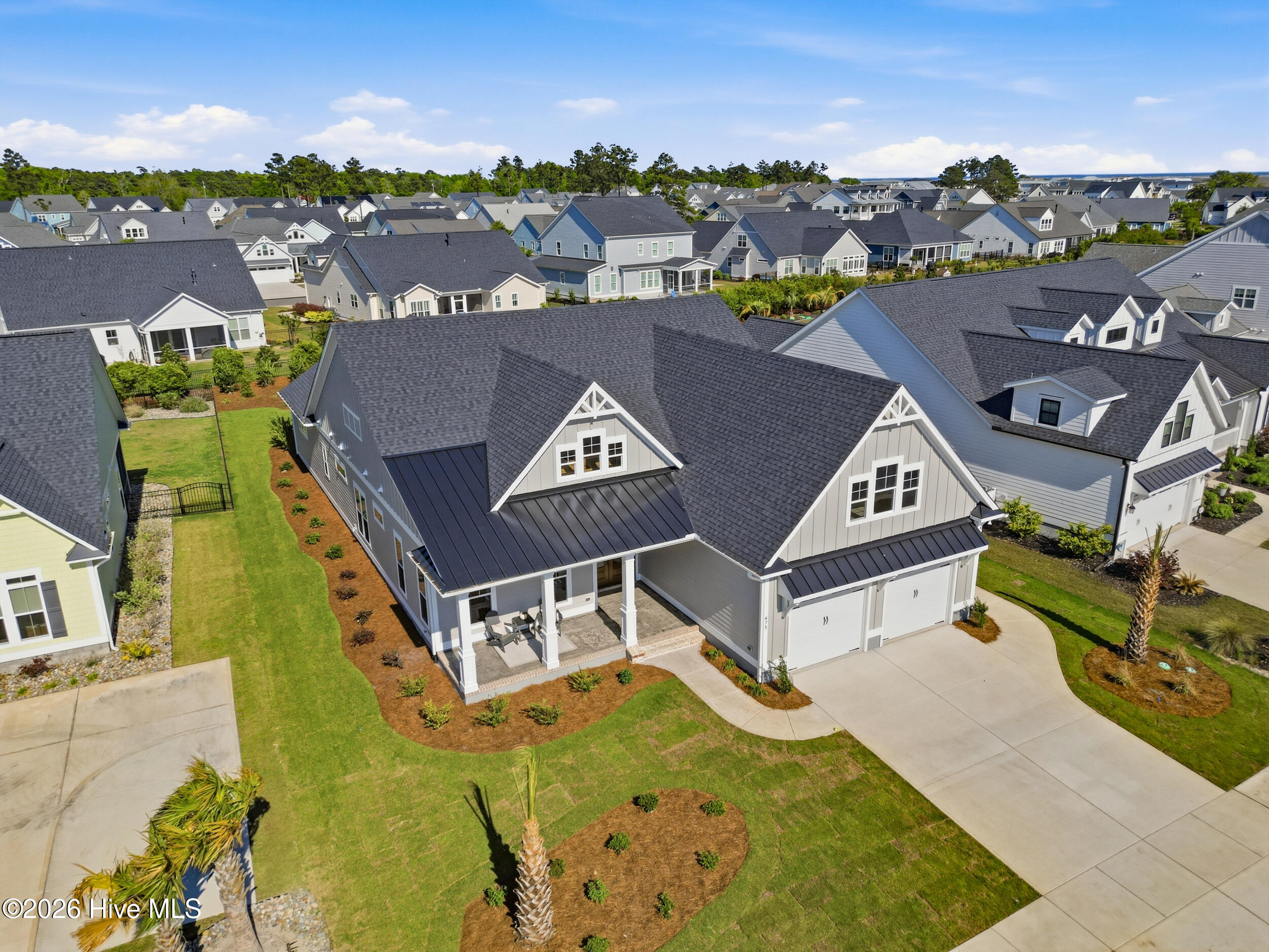 100567785 | Photo 75