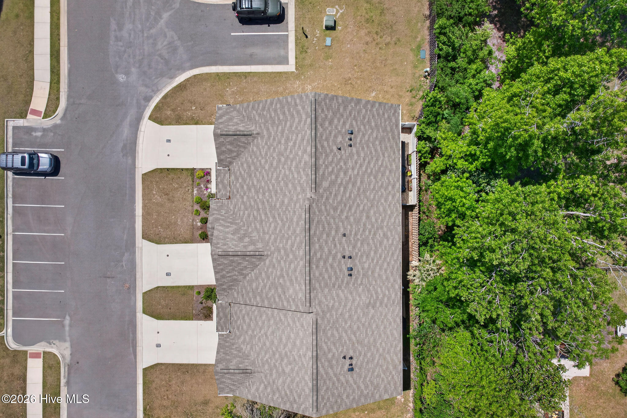 100570180 | Photo 42