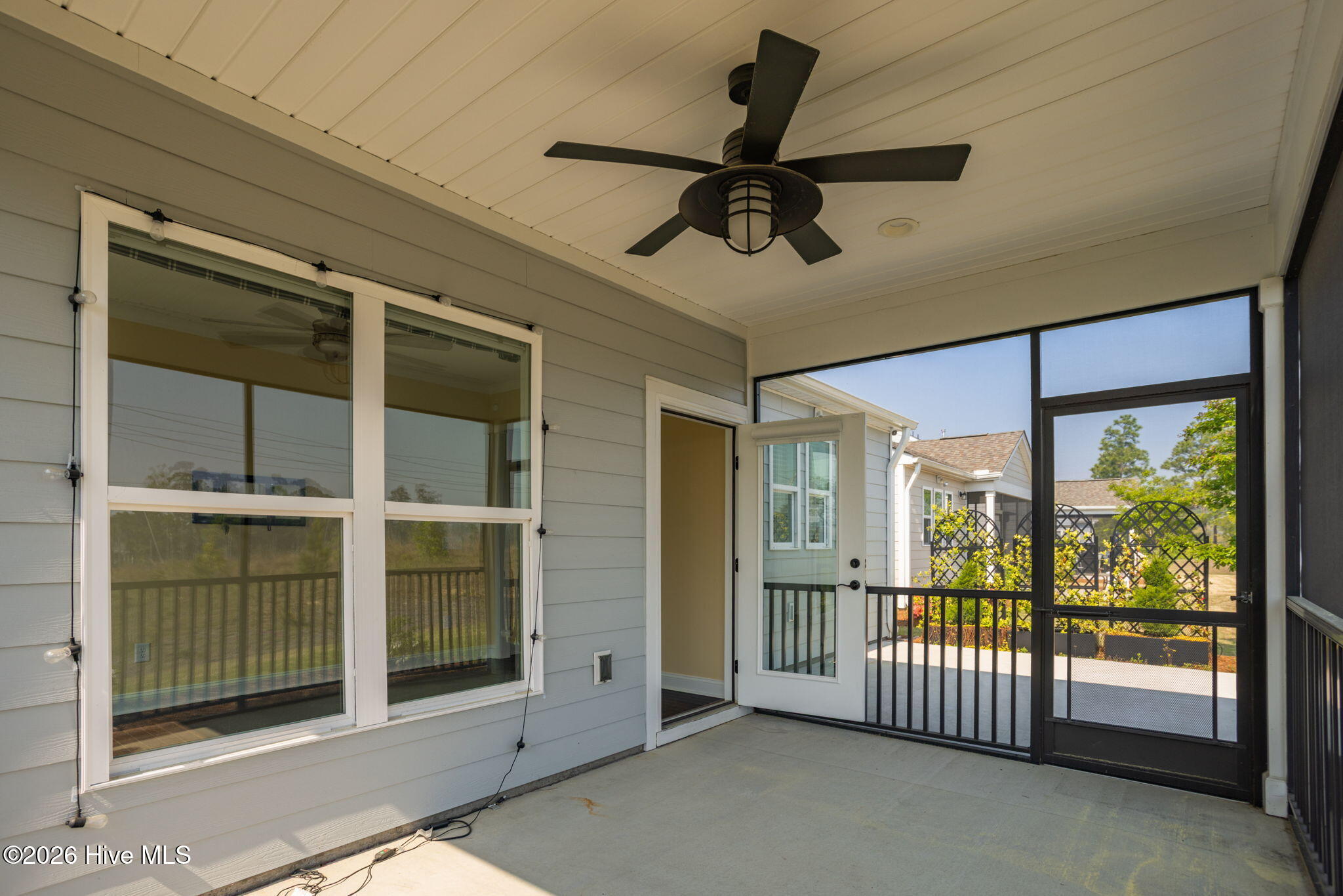 100567732 | Photo 27