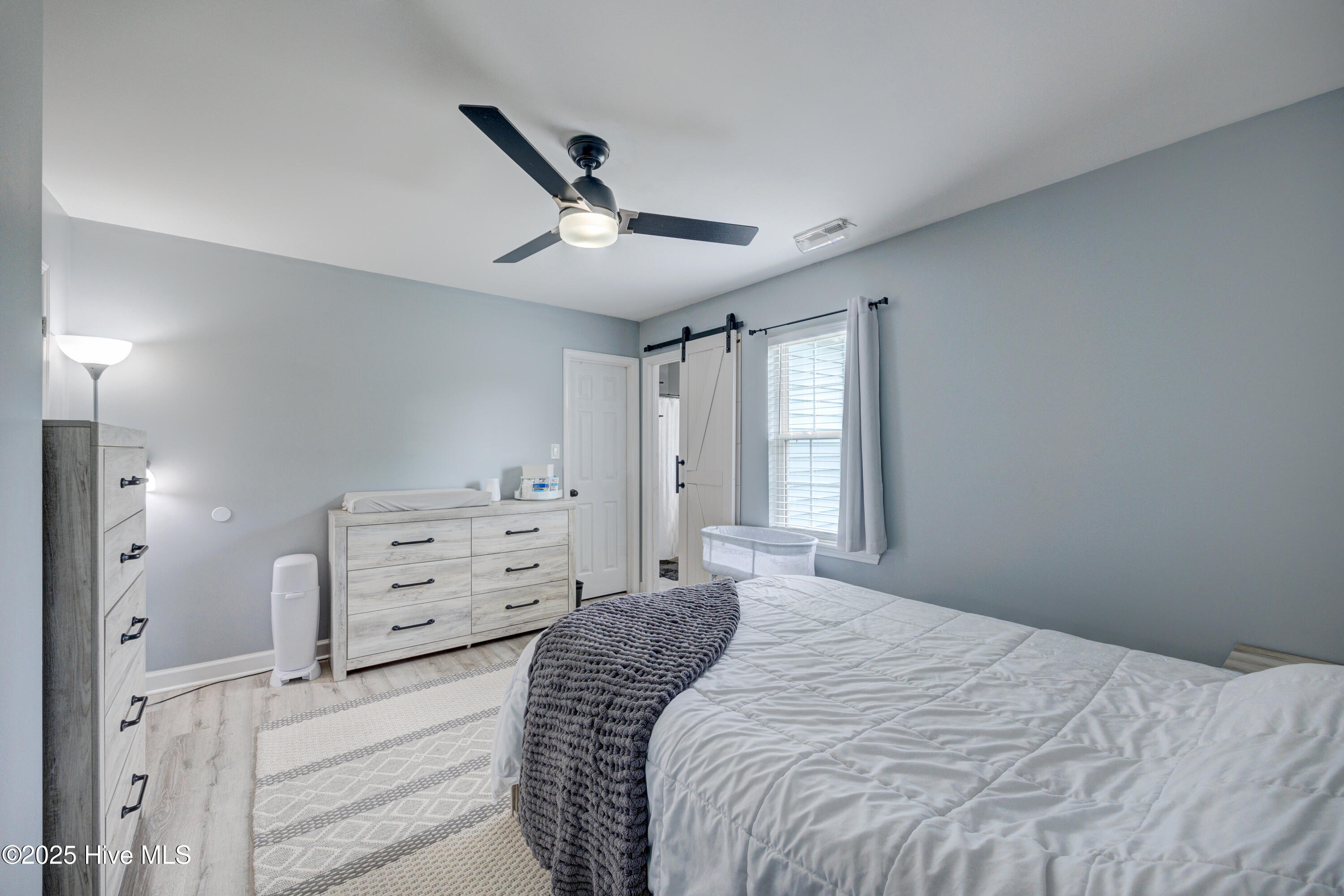 100561437 | Photo 24