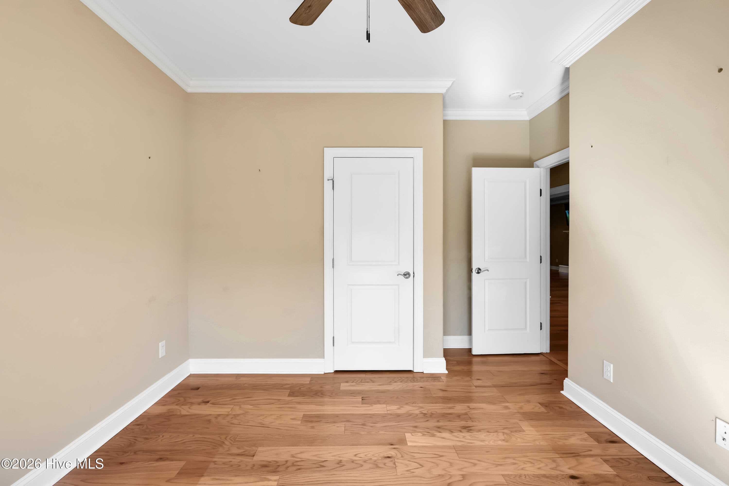 100562046 | Photo 23