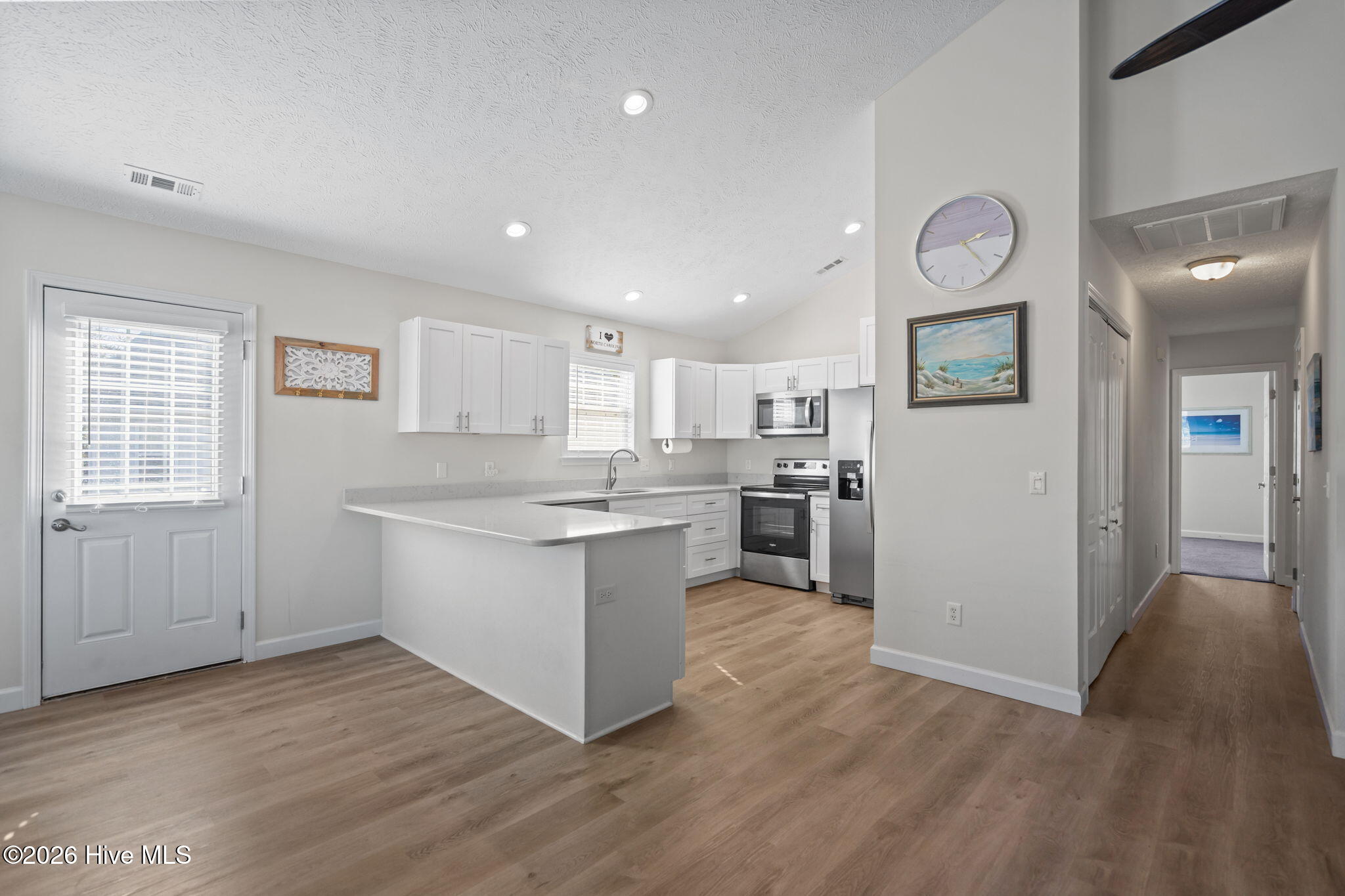 100555405 | Photo 35