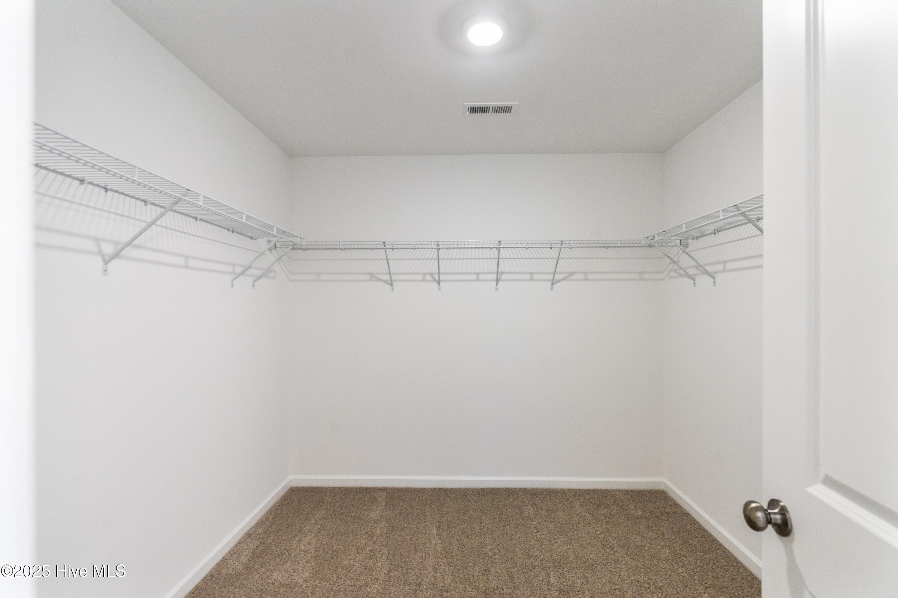 100550382 | Photo 29