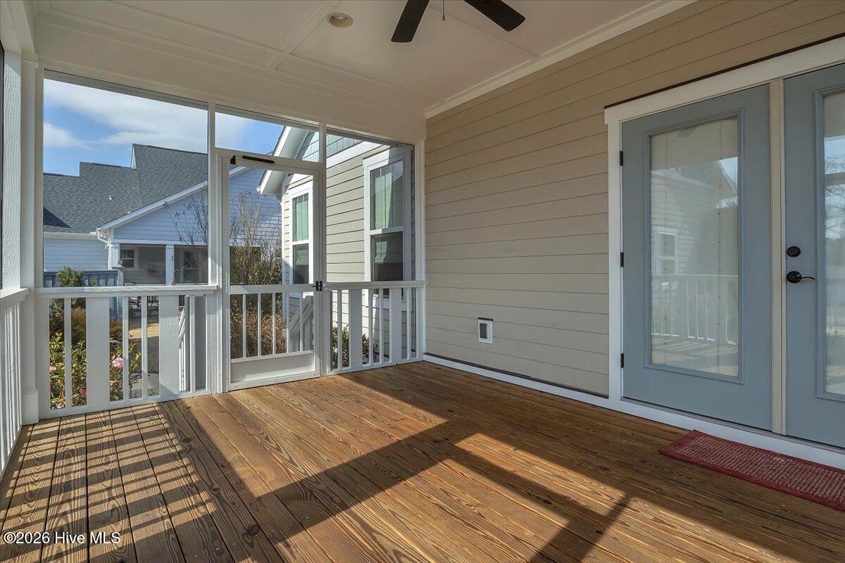 100558839 | Photo 54