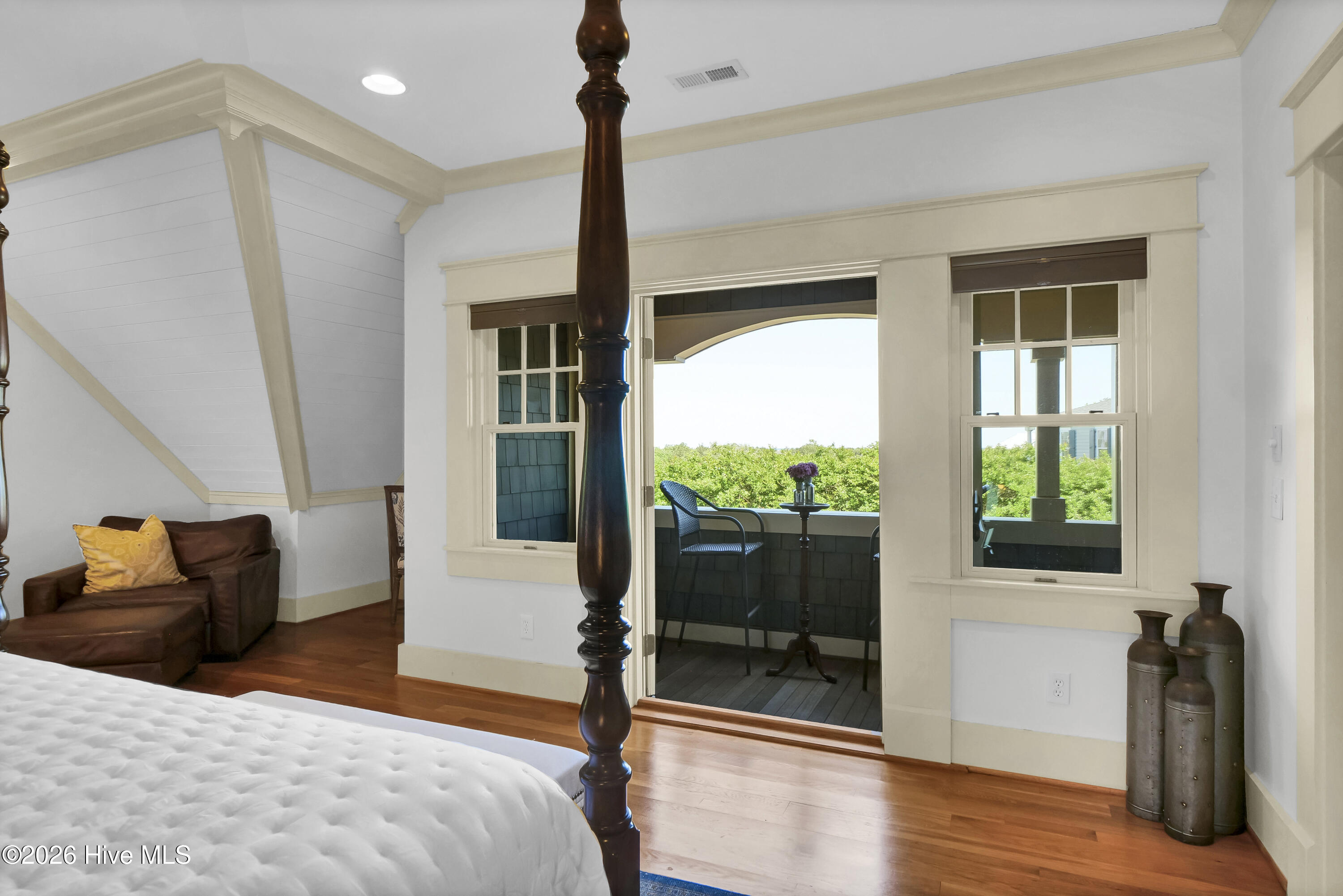 100552686 | Photo 33