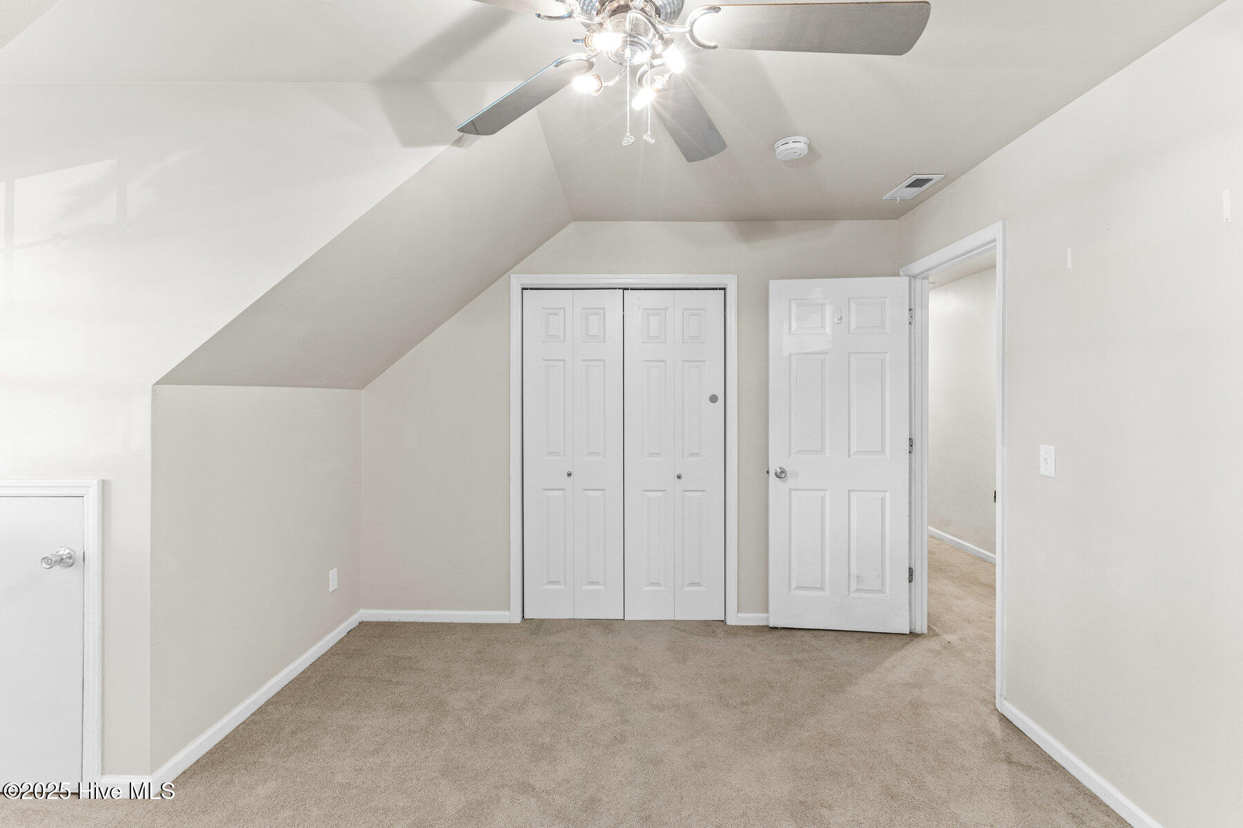 100542289 | Photo 26