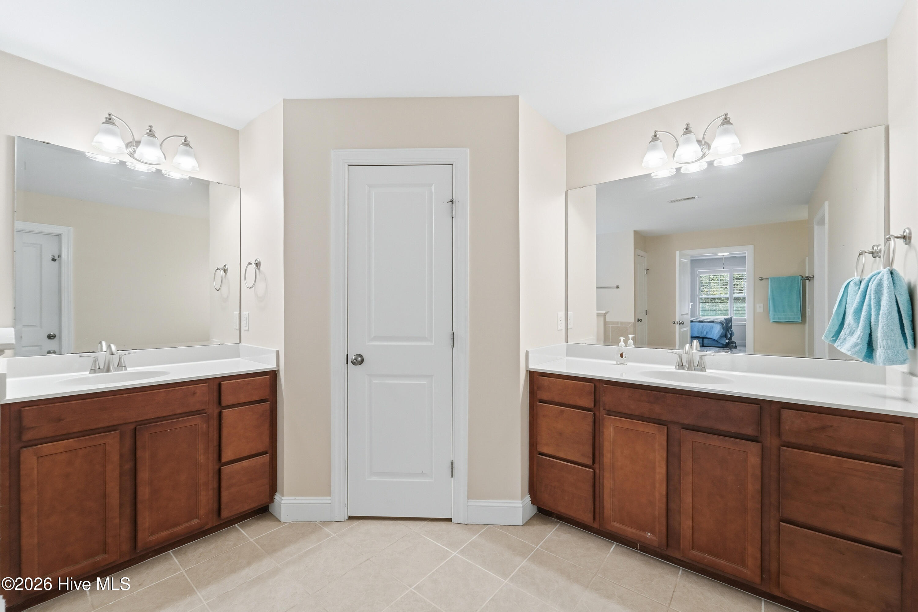 100562965 | Photo 69