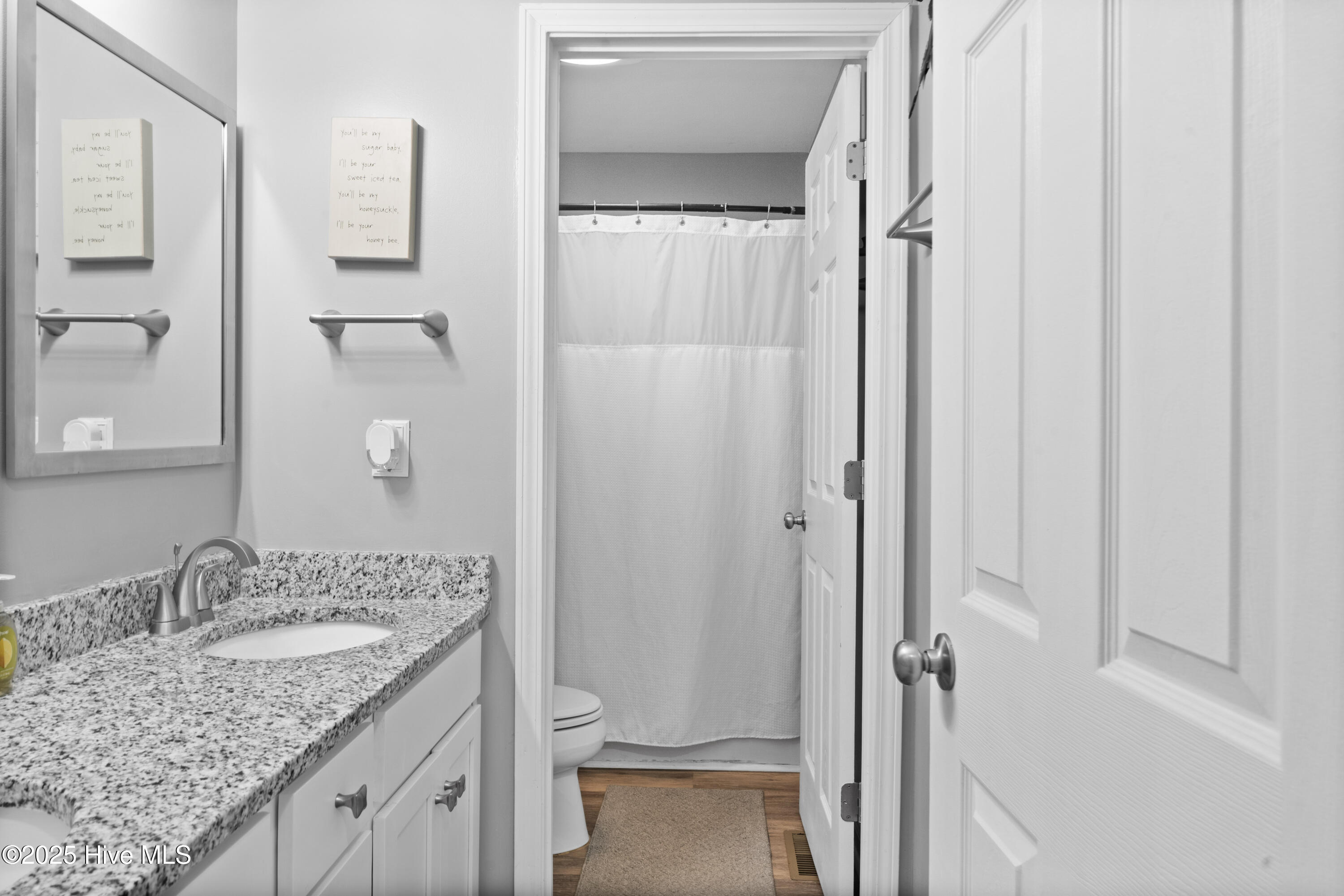 100523244 | Photo 16