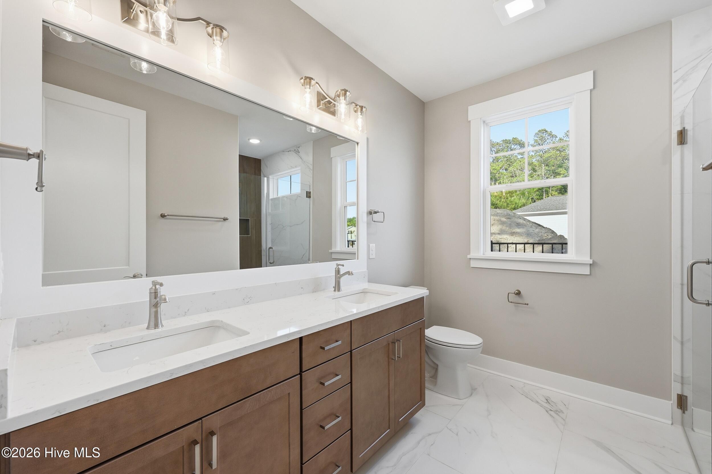 100548658 | Photo 17