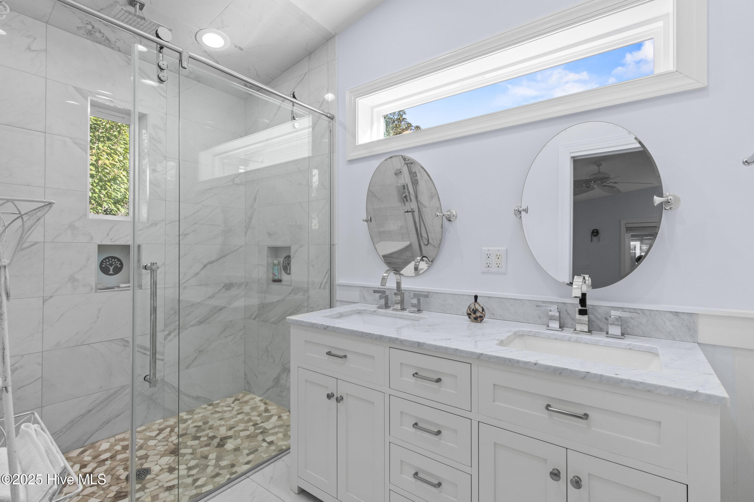 100537992 | Photo 20