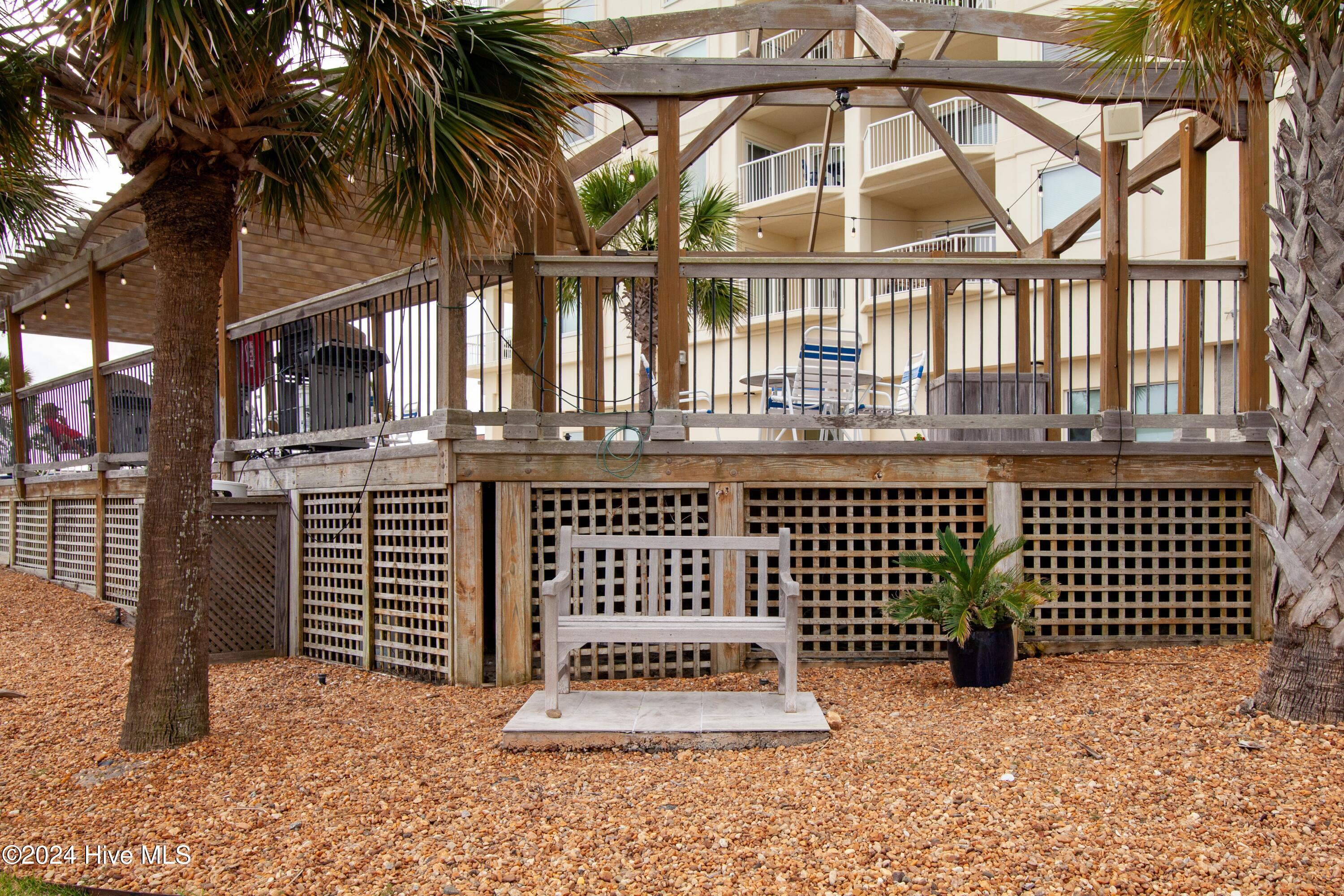 100 Olde Towne Yacht Club 