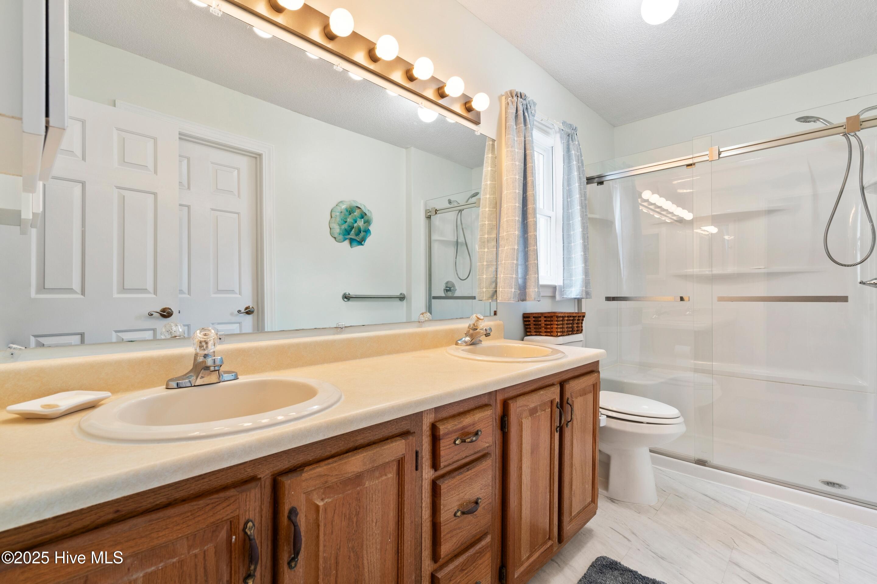 100539788 | Photo 20