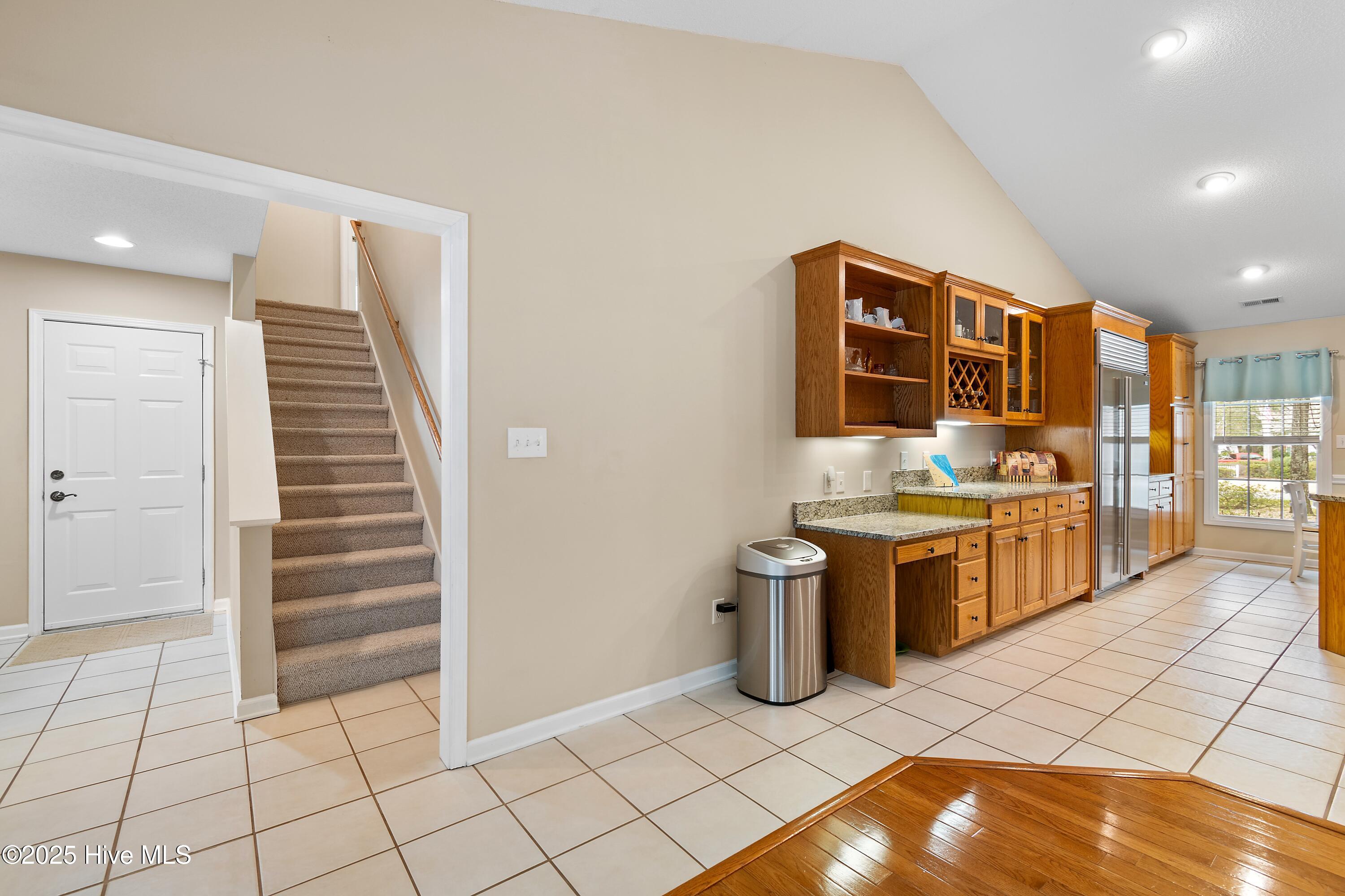 100556146 | Photo 16