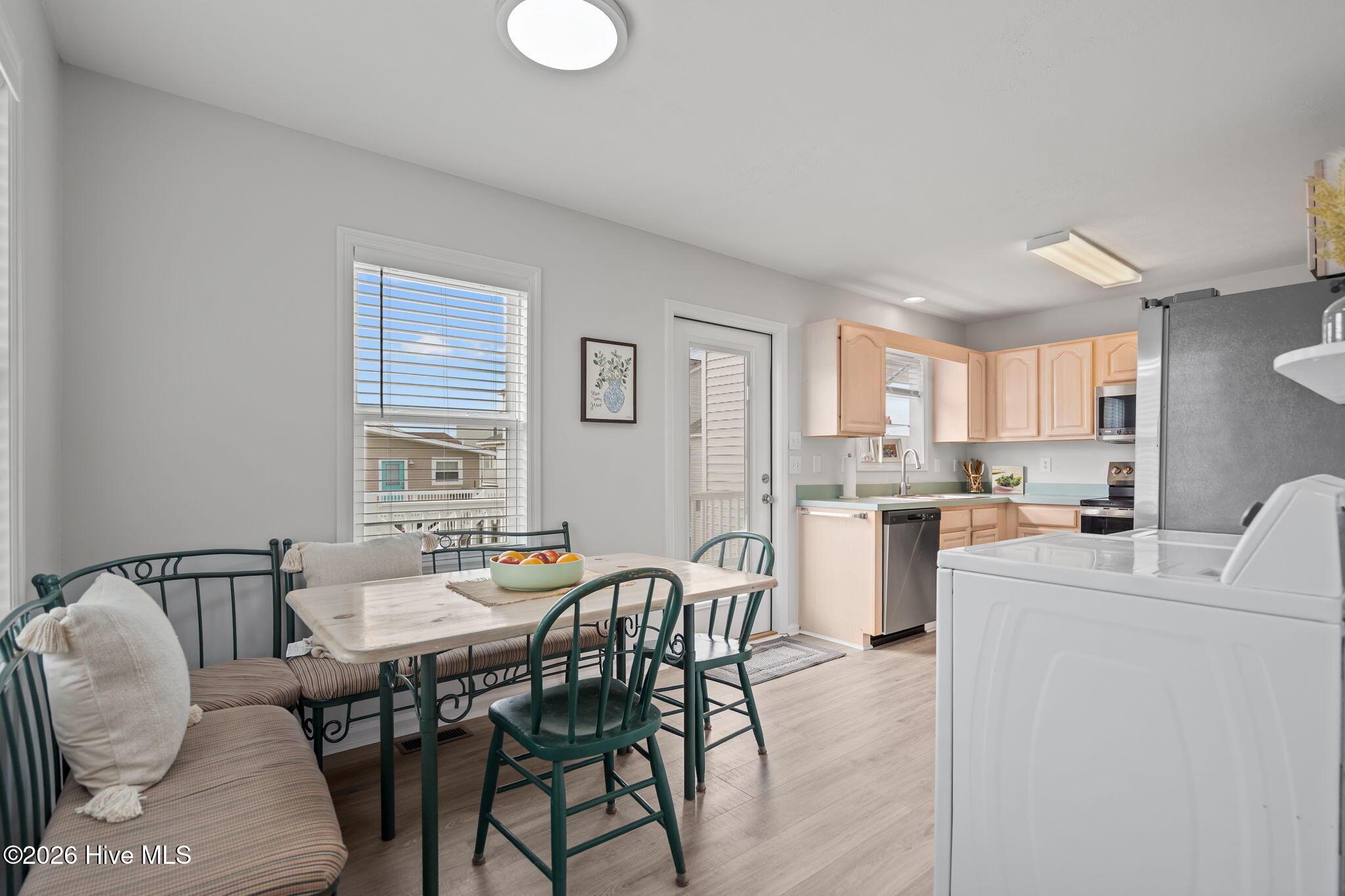 100562748 | Photo 36