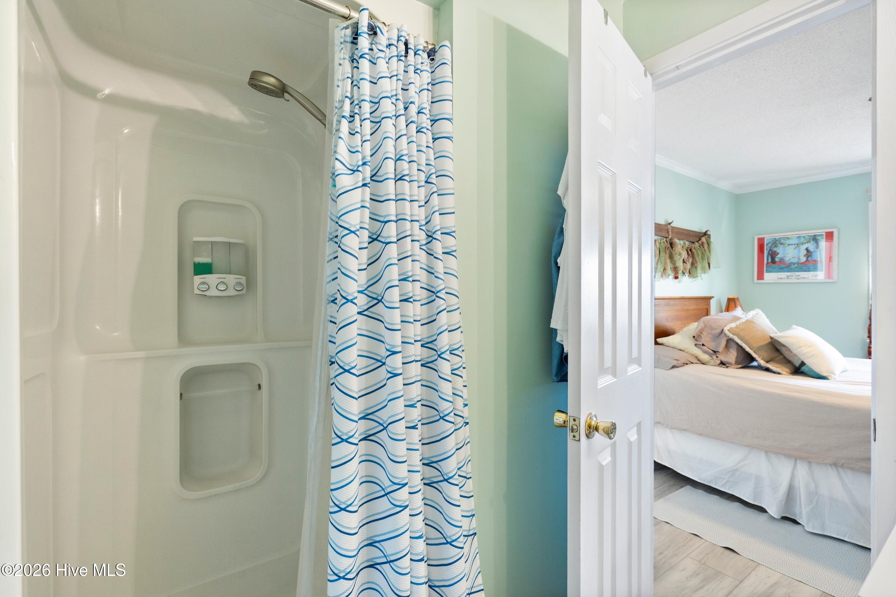 100549000 | Photo 27