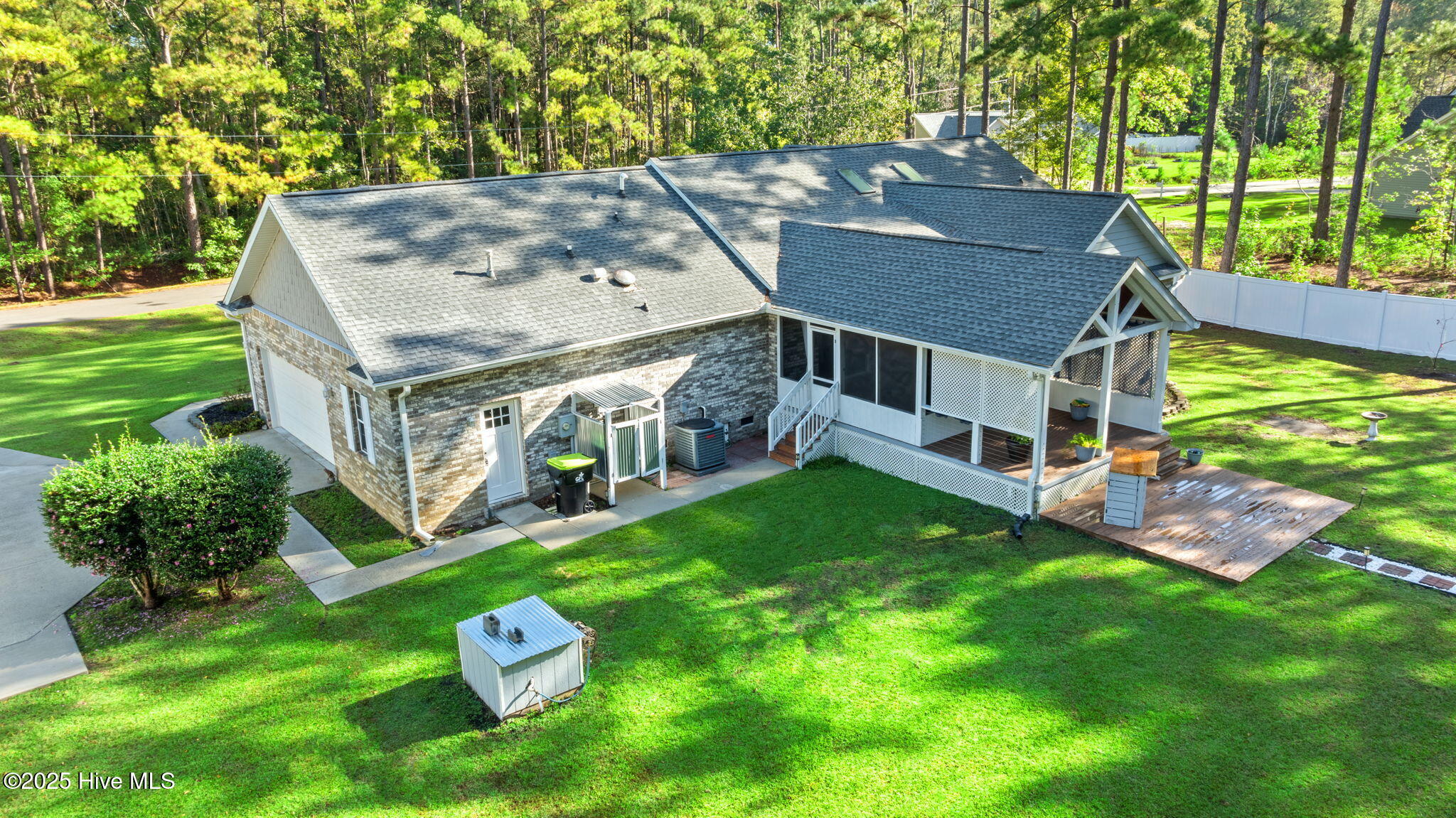 100535002 | Photo 29