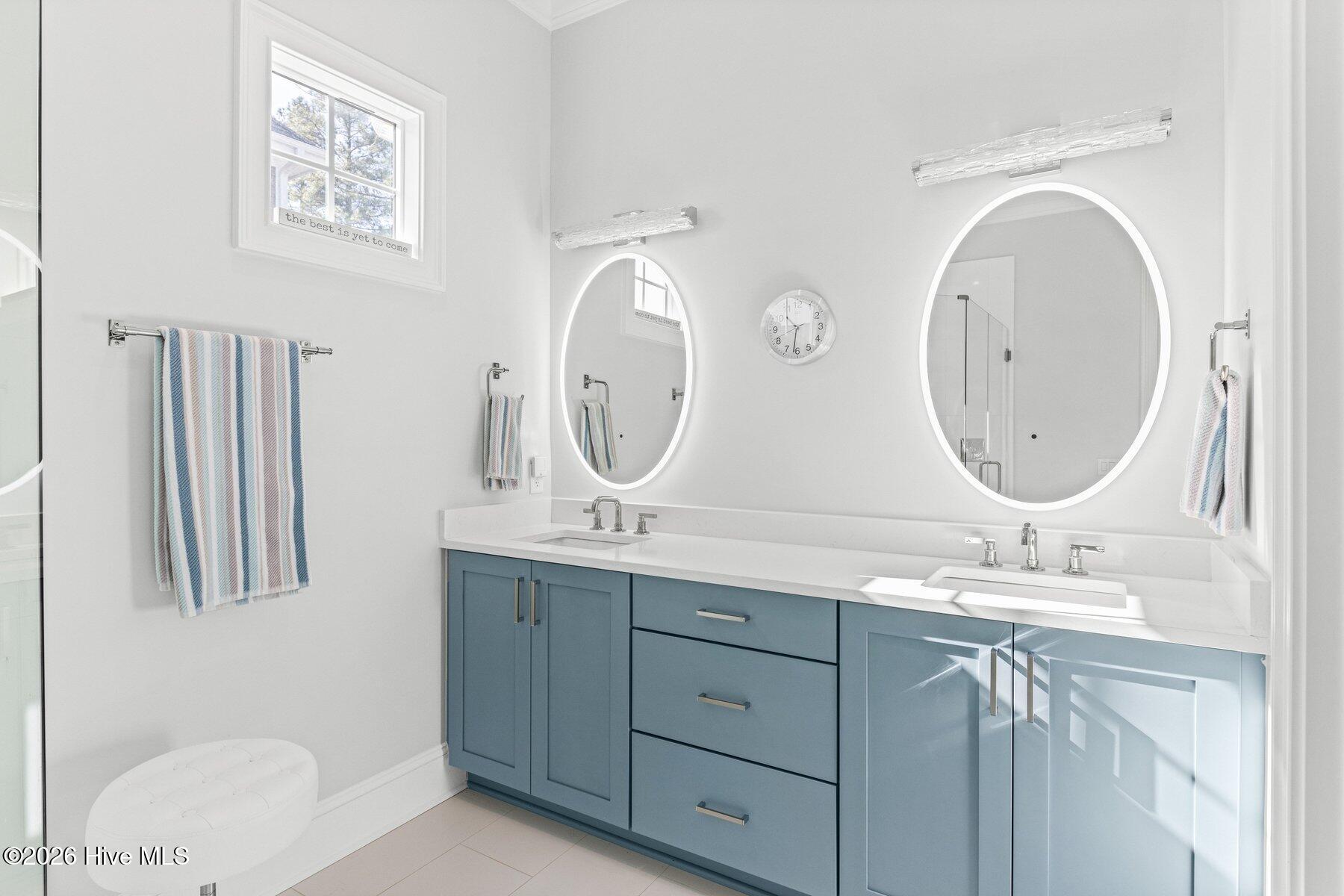 100553656 | Photo 25