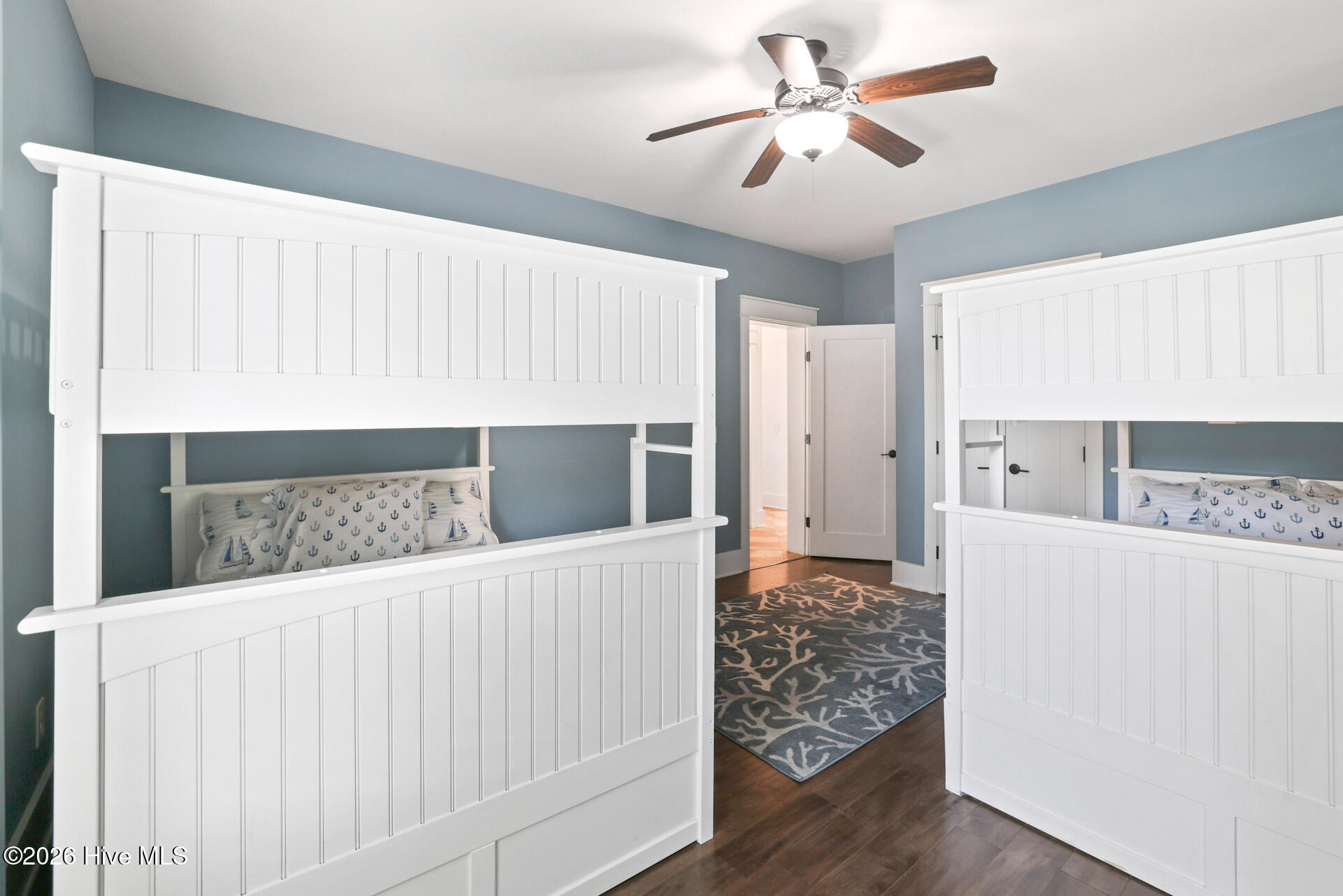 100567174 | Photo 33