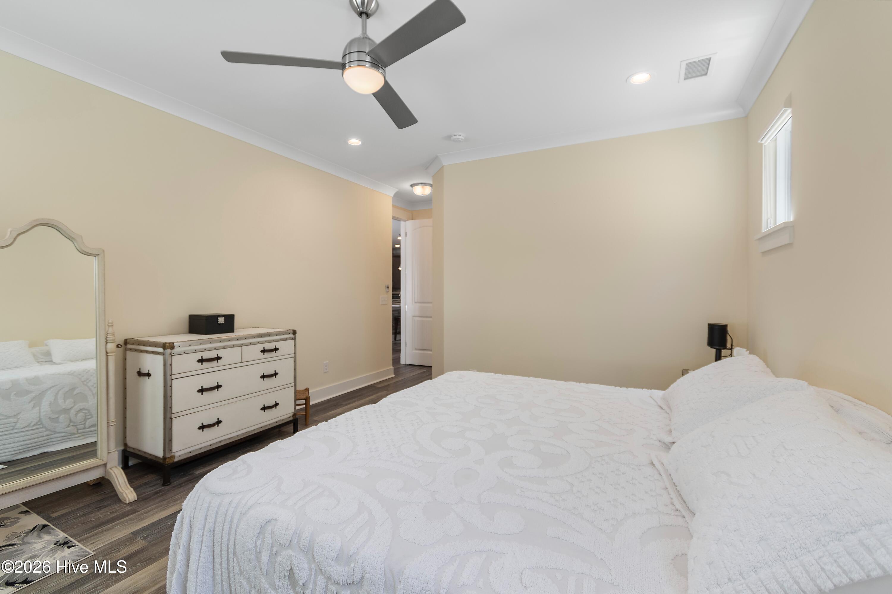 100561295 | Photo 19