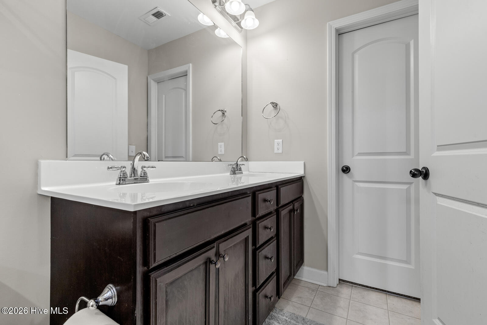 100558057 | Photo 14